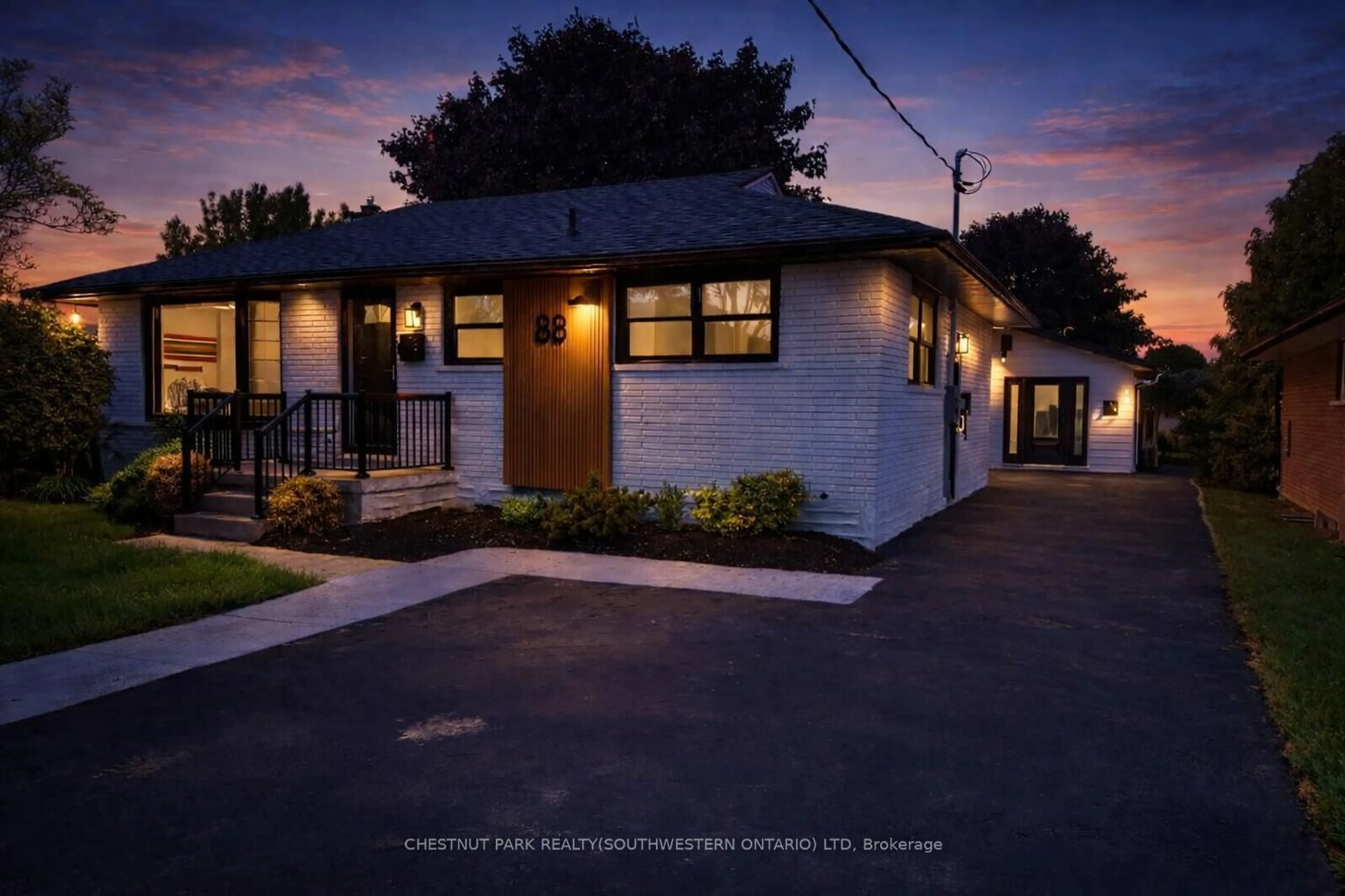 A pic from outside/outdoor area/front of a property/back of a property/a pic from drone, street for 88 Woodhaven Rd, Kitchener Ontario N2C 1V1