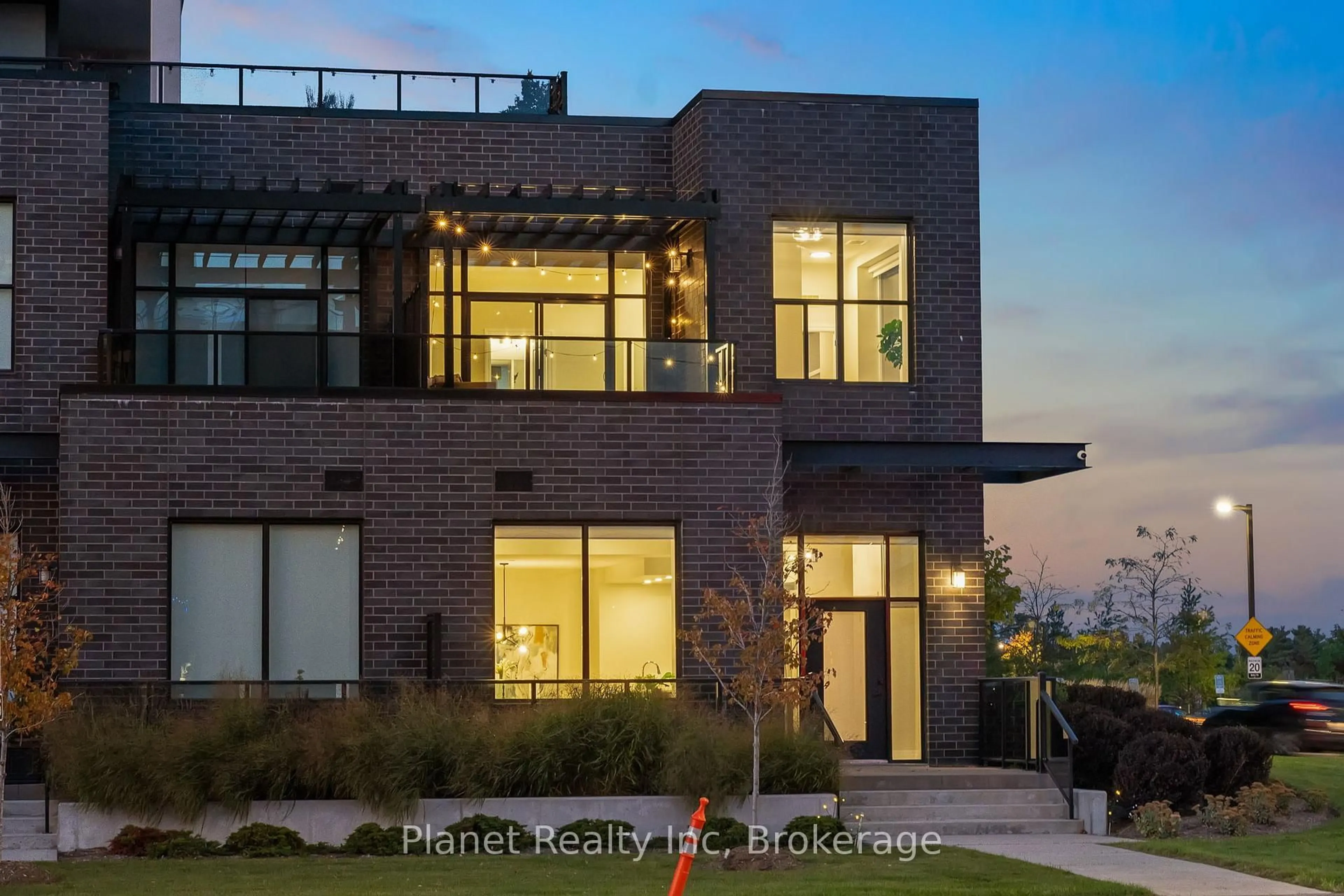 Home with brick exterior material, building for 1878 Gordon St #103, Guelph Ontario N1L 0P4