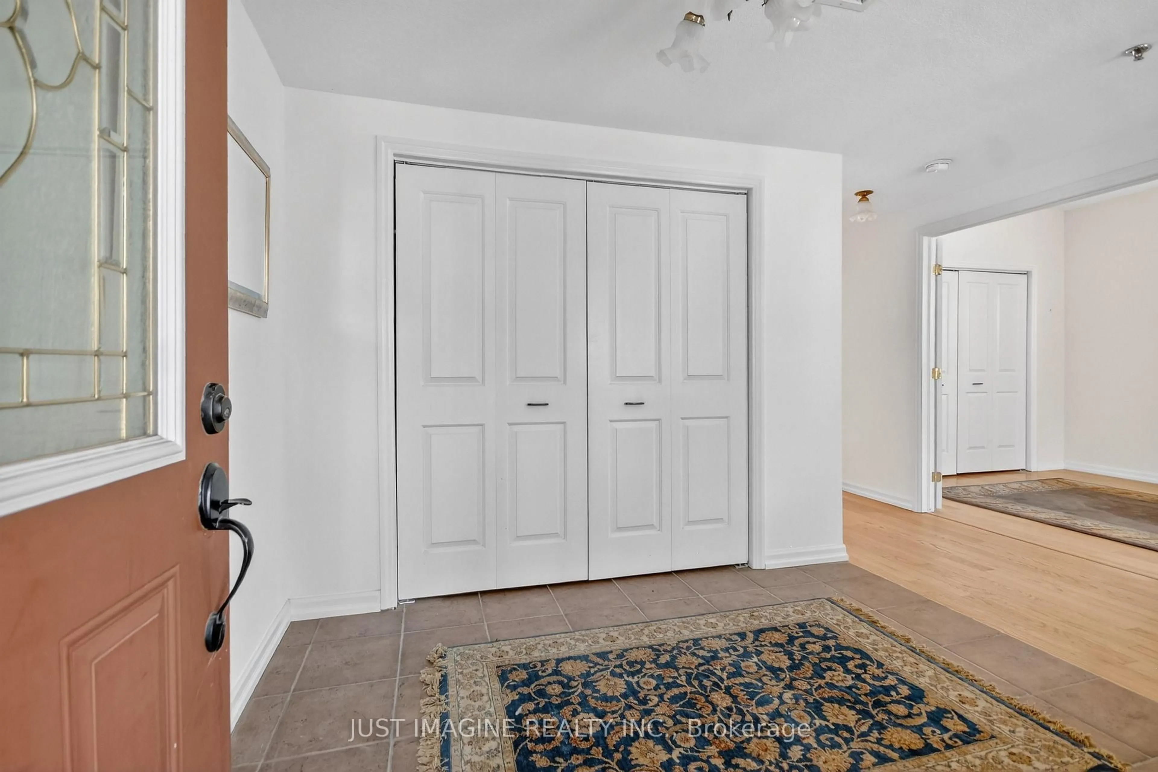Indoor entryway for 175 Water St #207, Prescott Ontario K0E 1T0