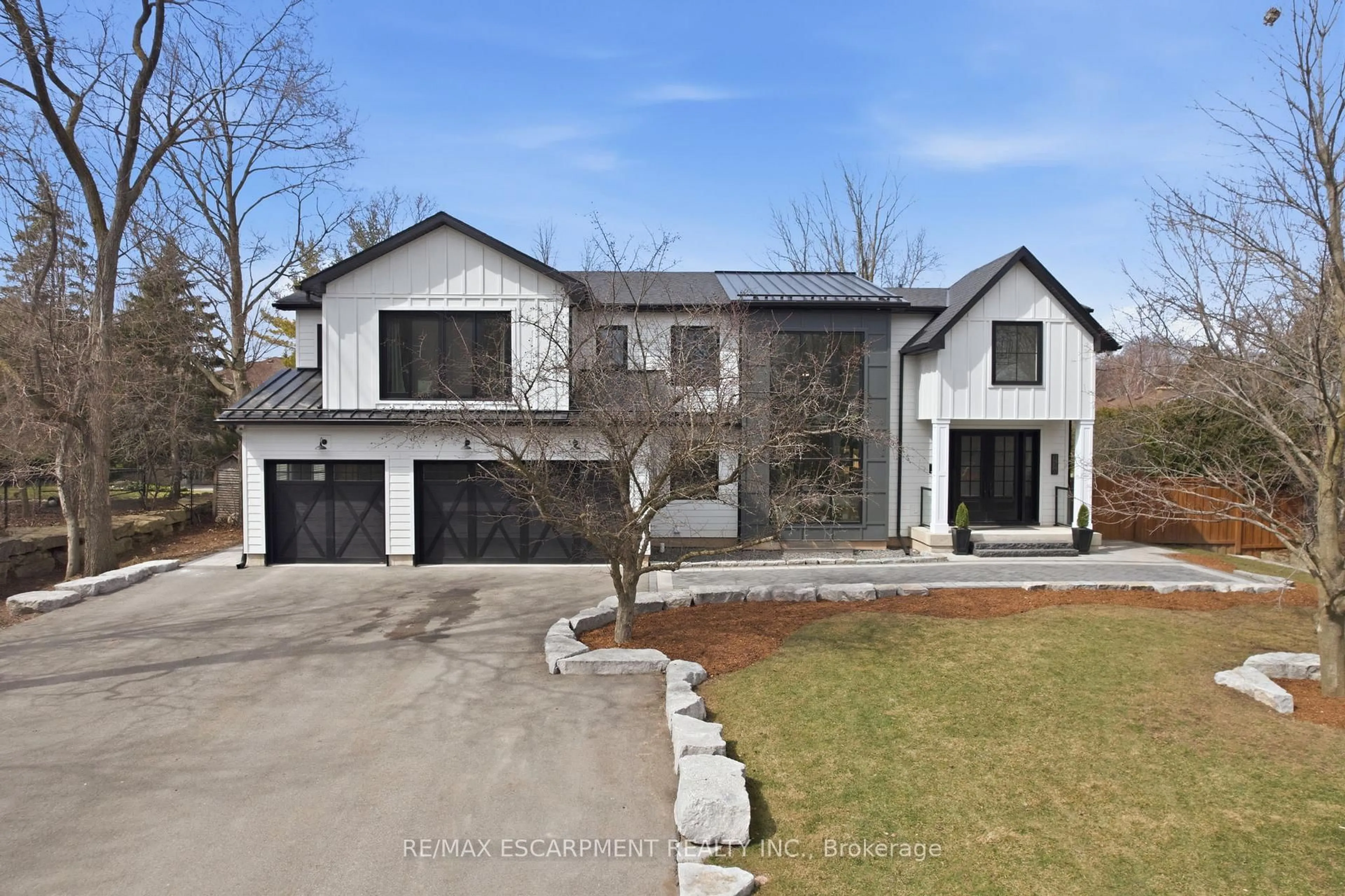 Home with brick exterior material, street for 136 ROCKCLIFFE Rd, Hamilton Ontario L9H 7H3