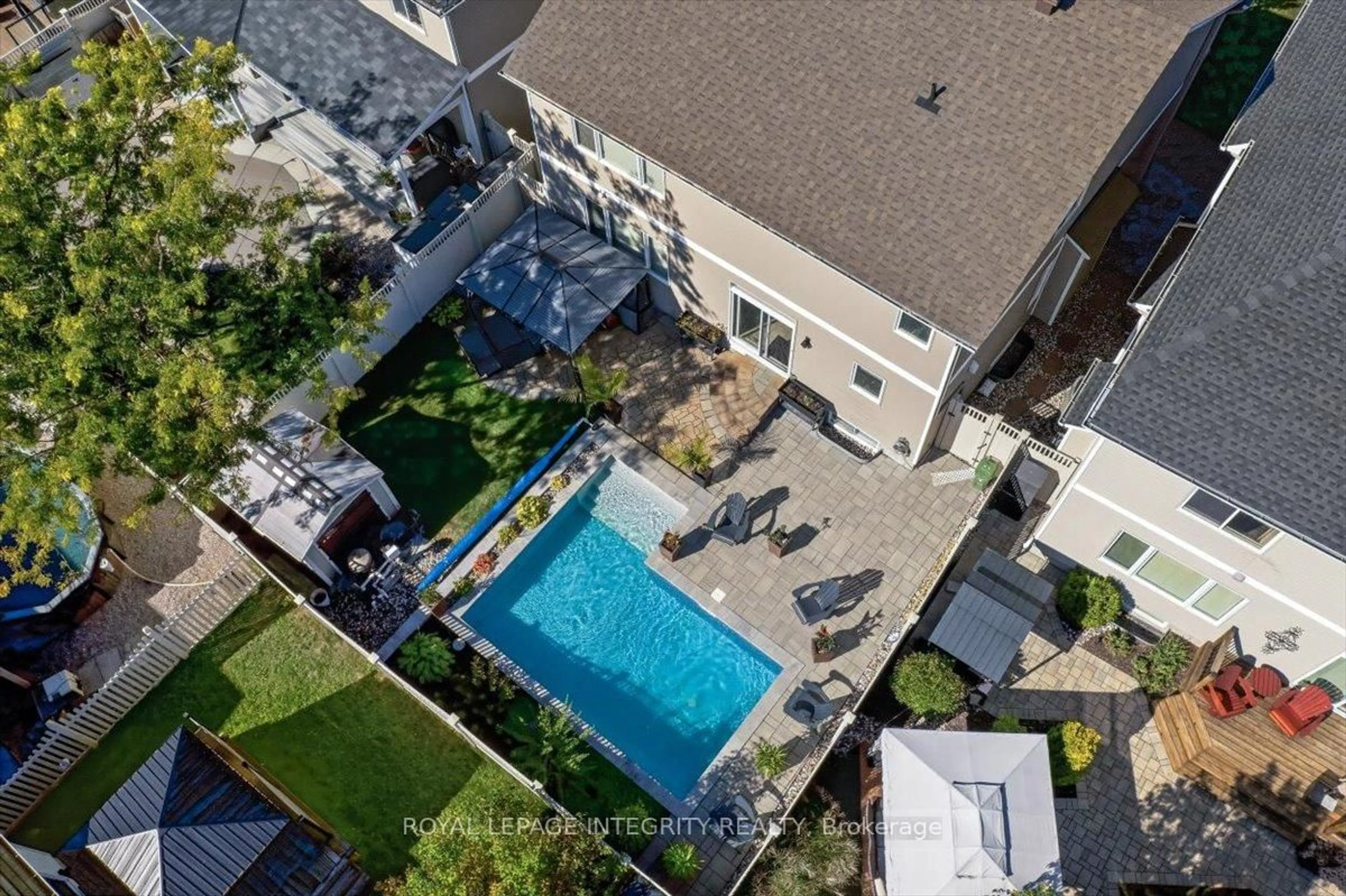 A pic from outside/outdoor area/front of a property/back of a property/a pic from drone, city buildings view from balcony for 1110 Luesby Cres, Ottawa Ontario K4A 4X7
