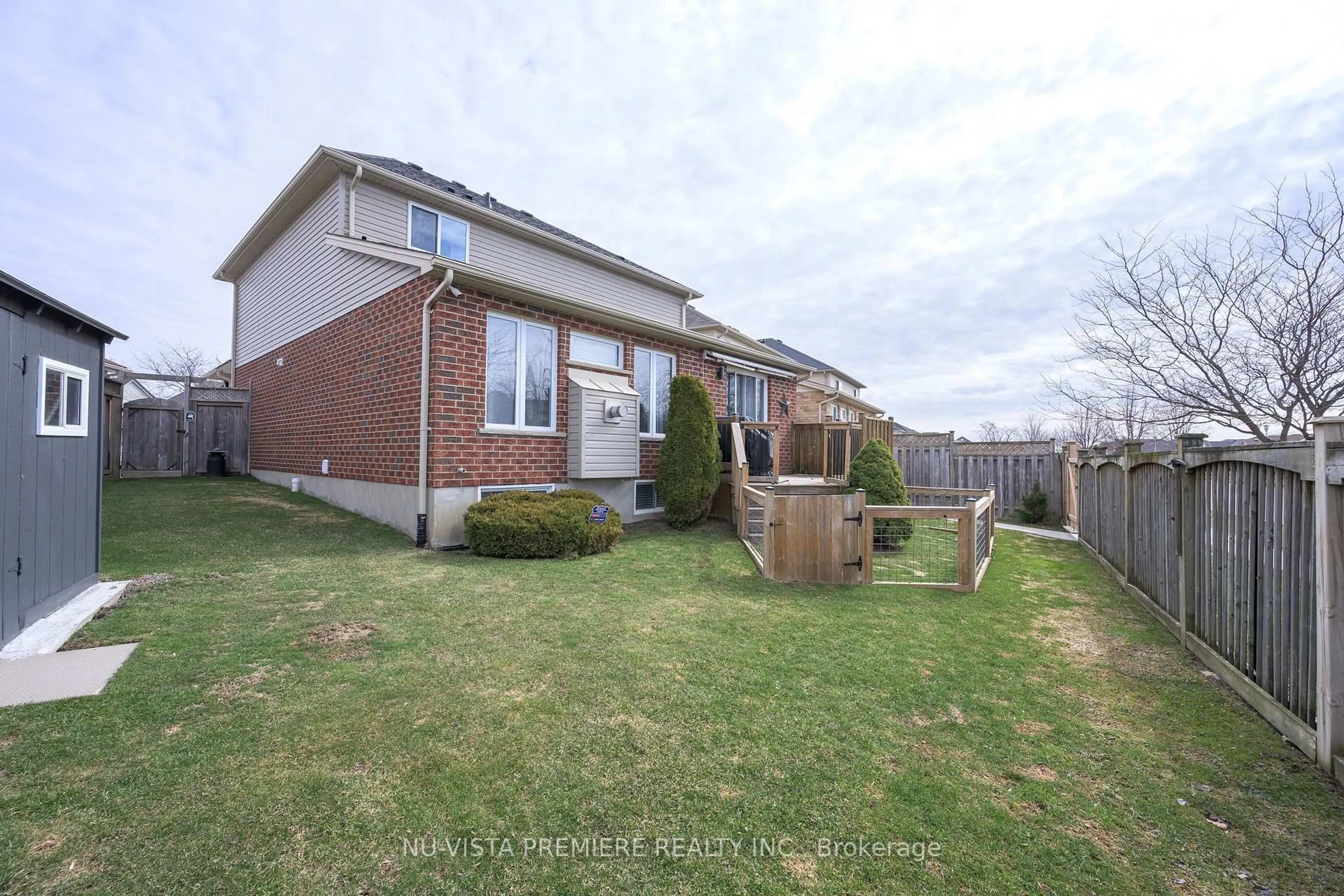 A pic from outside/outdoor area/front of a property/back of a property/a pic from drone, street for 1582 Chelton Pl, London South Ontario N6M 1M2