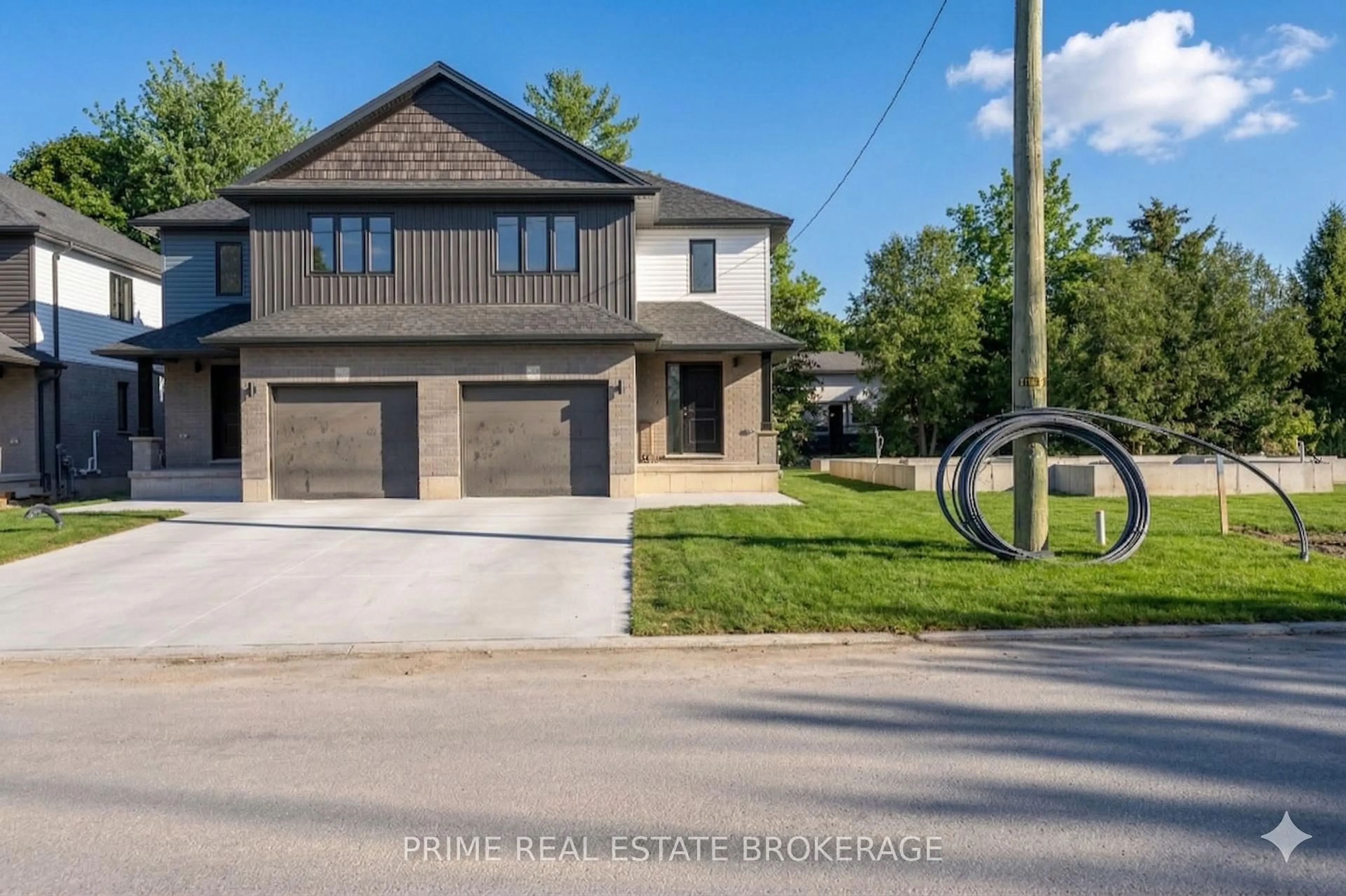 Home with brick exterior material, street for 177 Chestnut St #5, Lucan Biddulph Ontario N0M 2J0