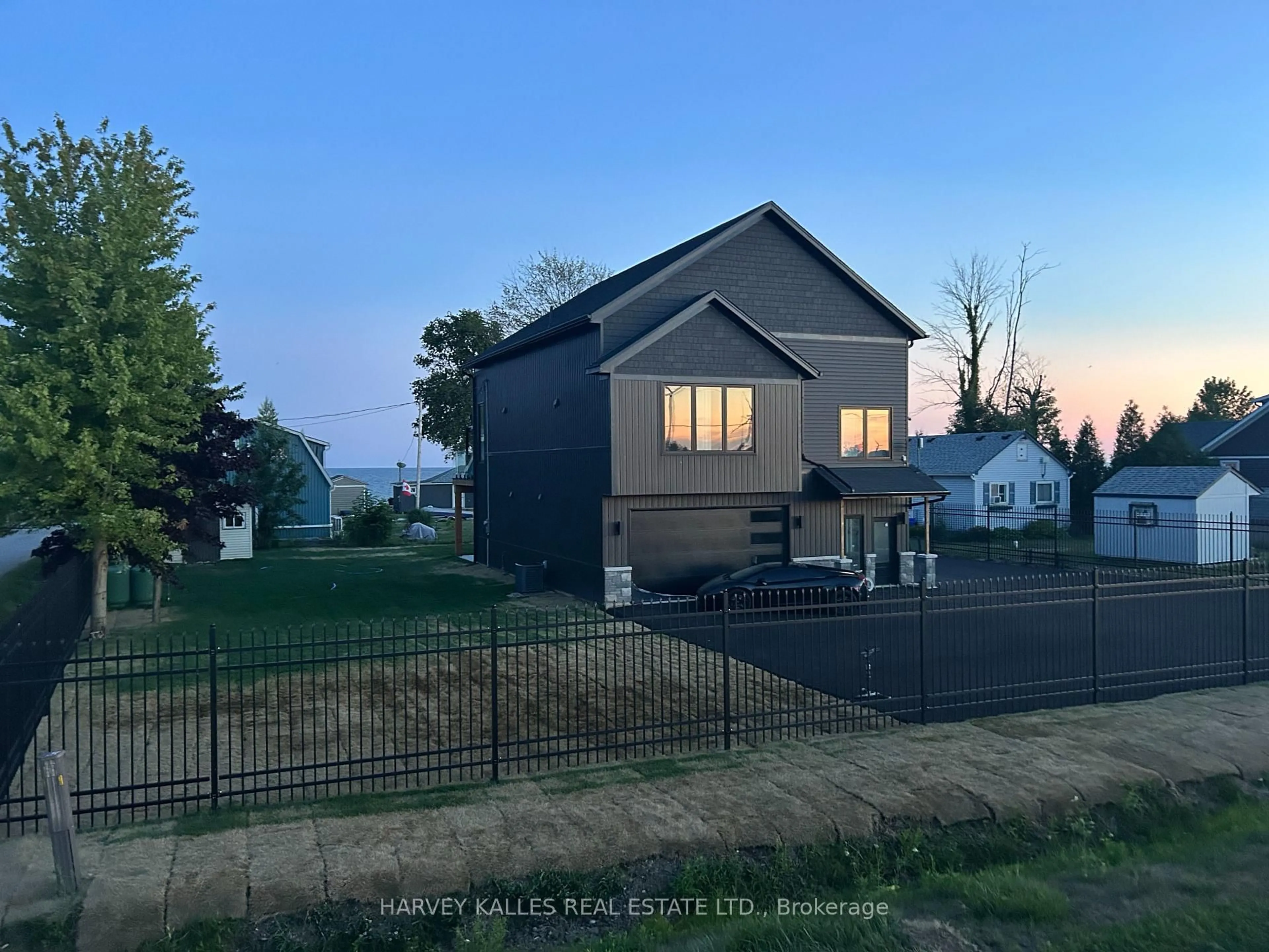 A pic from outside/outdoor area/front of a property/back of a property/a pic from drone, unknown for 3184 Lakeshore Rd, Haldimand Ontario N1A 2W8