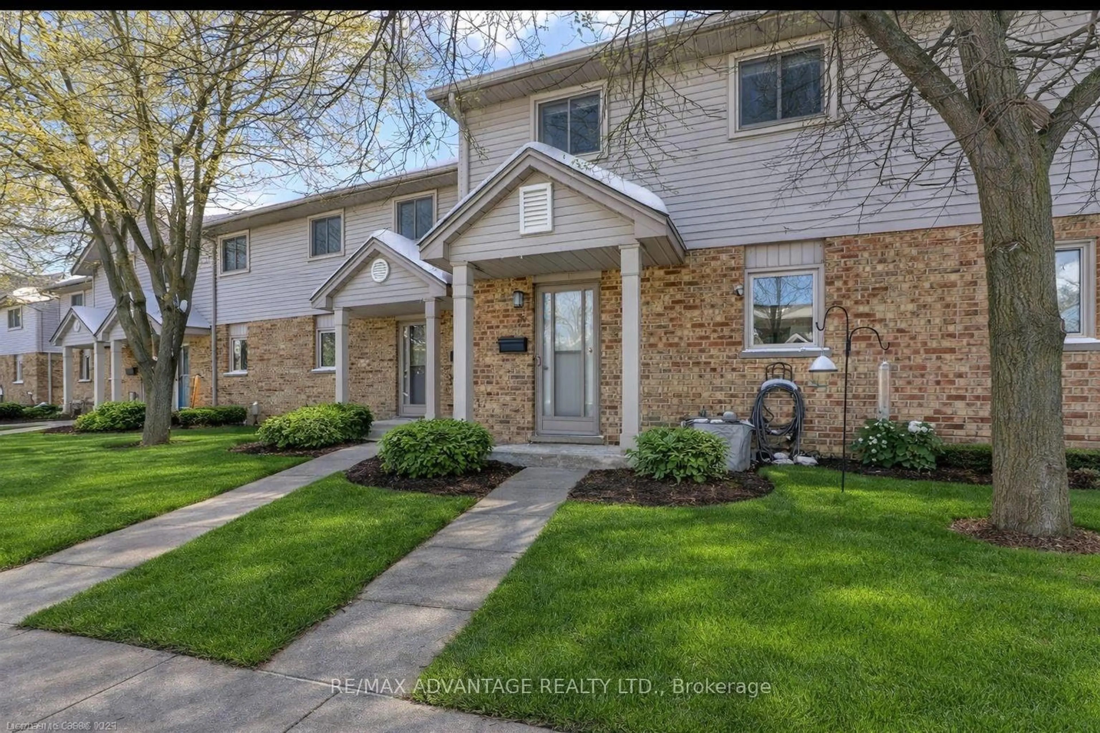 Home with brick exterior material, street for 217 Martinet Ave #17, London East Ontario N5V 4P5