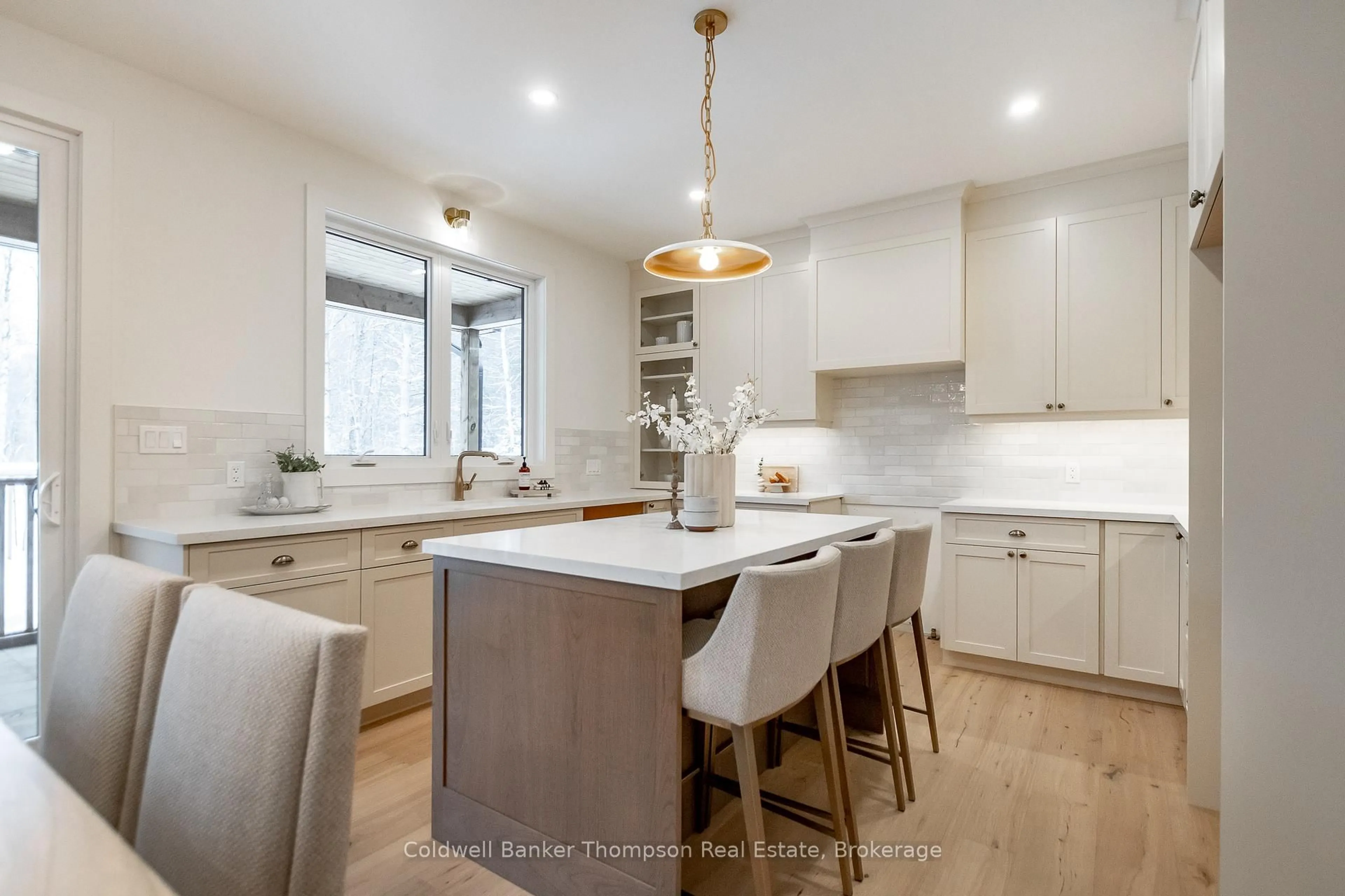 Open concept kitchen, unknown for 43 Bethune Rd, Huntsville Ontario P1H 2J2