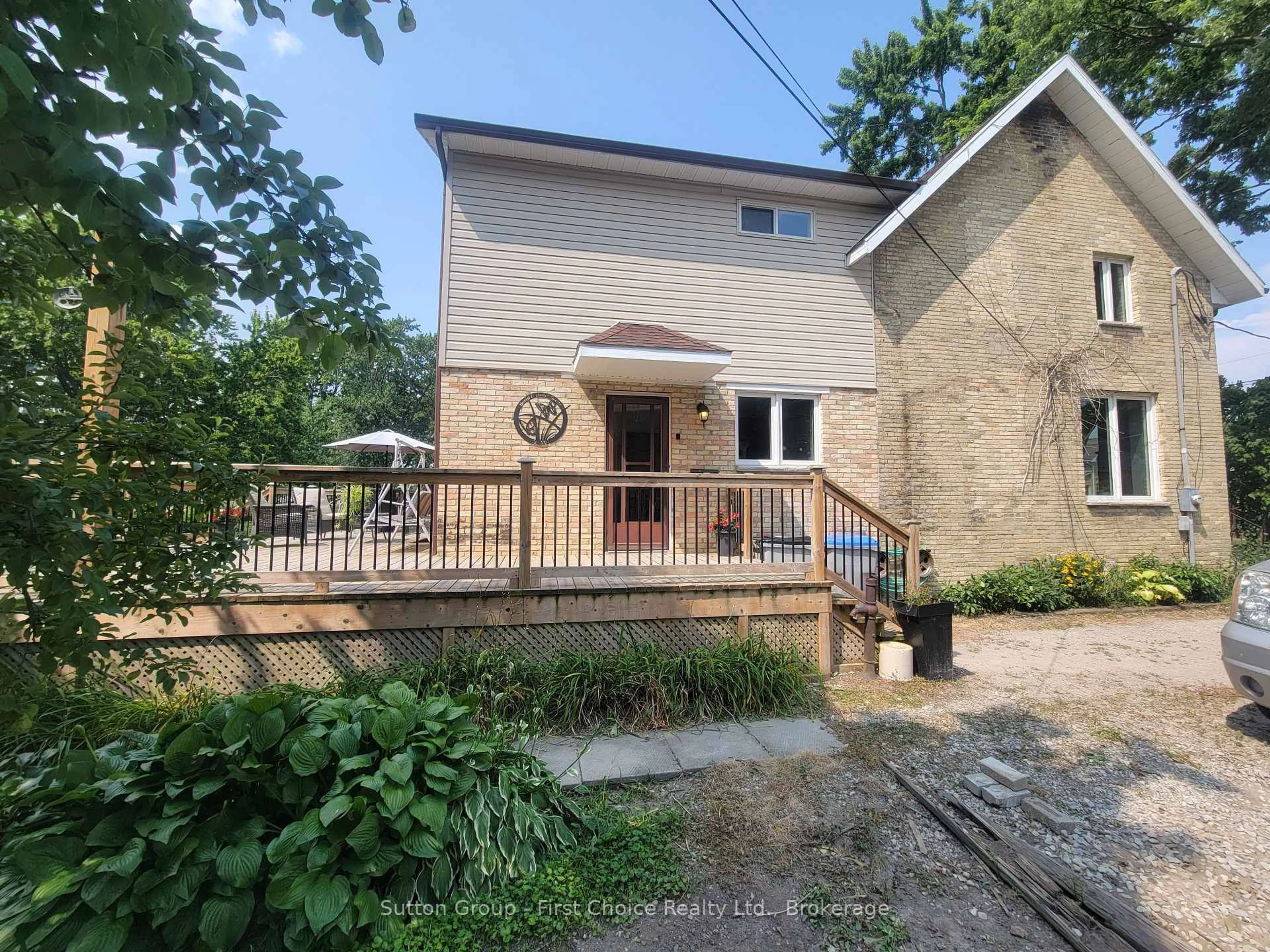 A pic from outside/outdoor area/front of a property/back of a property/a pic from drone, street for 30 King St, South Huron Ontario N0M 1M0