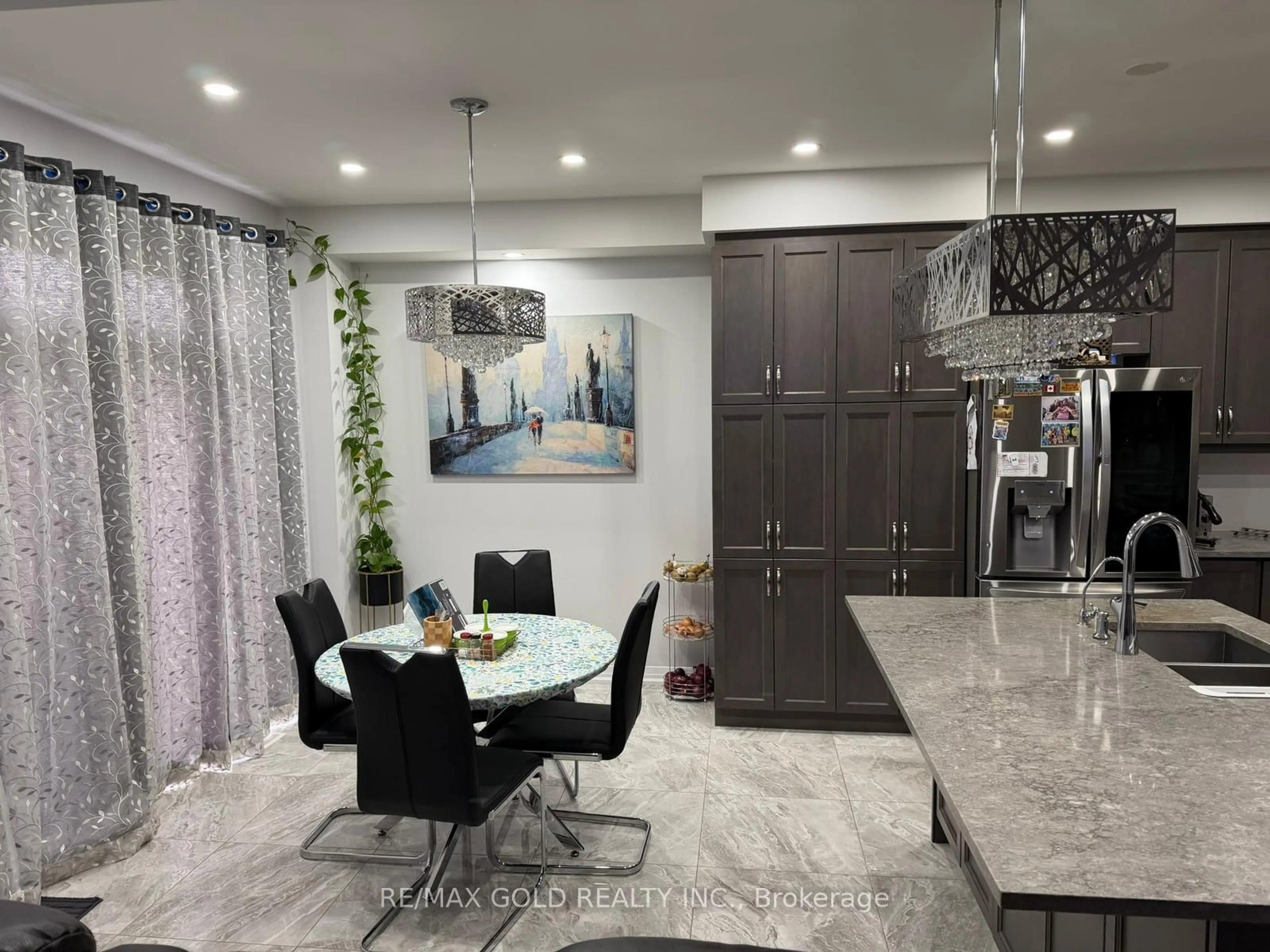 Open concept kitchen, ceramic/tile floor for 109 Silverwood Cres, Woodstock Ontario N4T 0M5