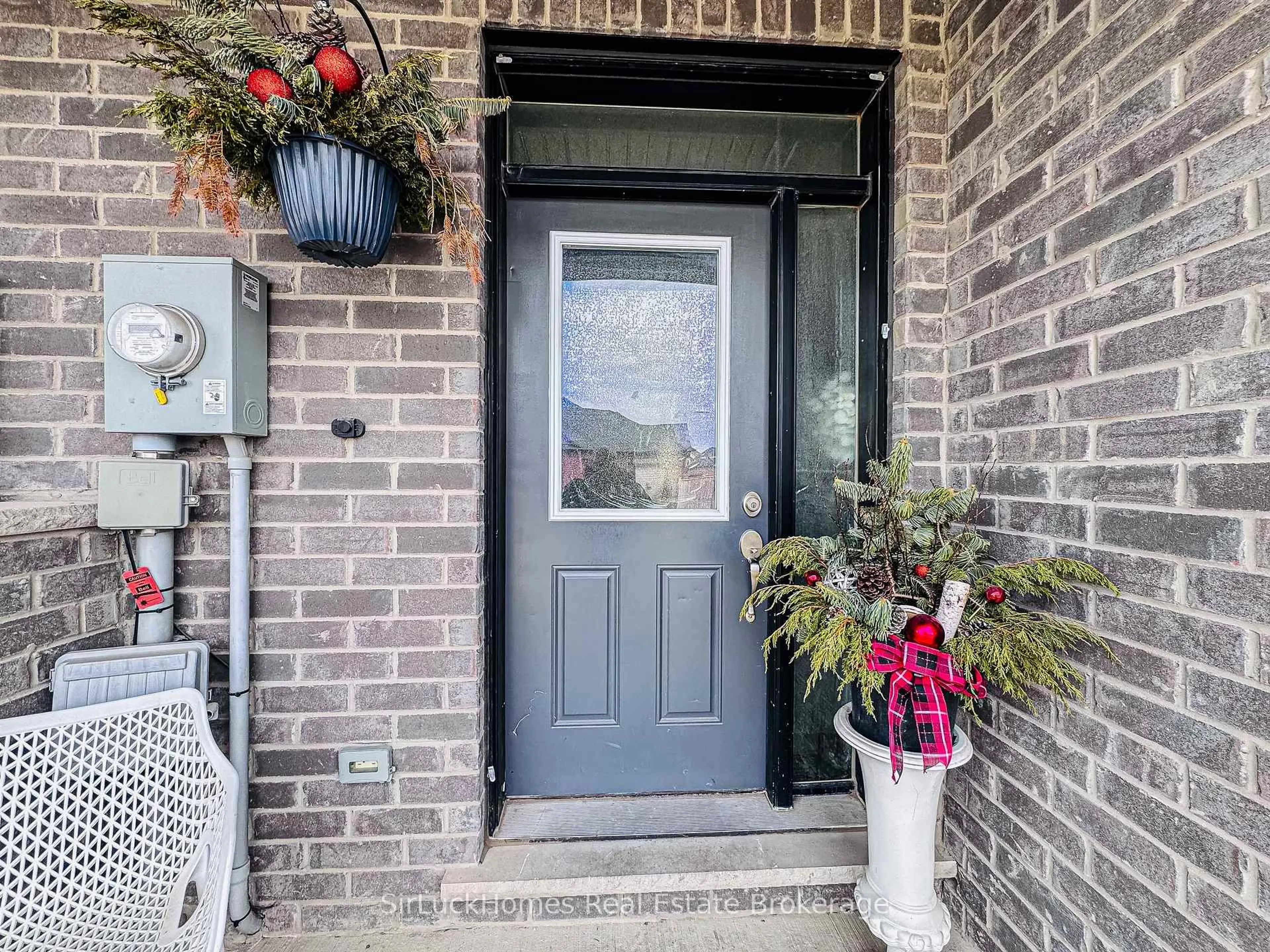 Indoor entryway for 6 Spring Crest Way, Thorold Ontario L2V 0J8