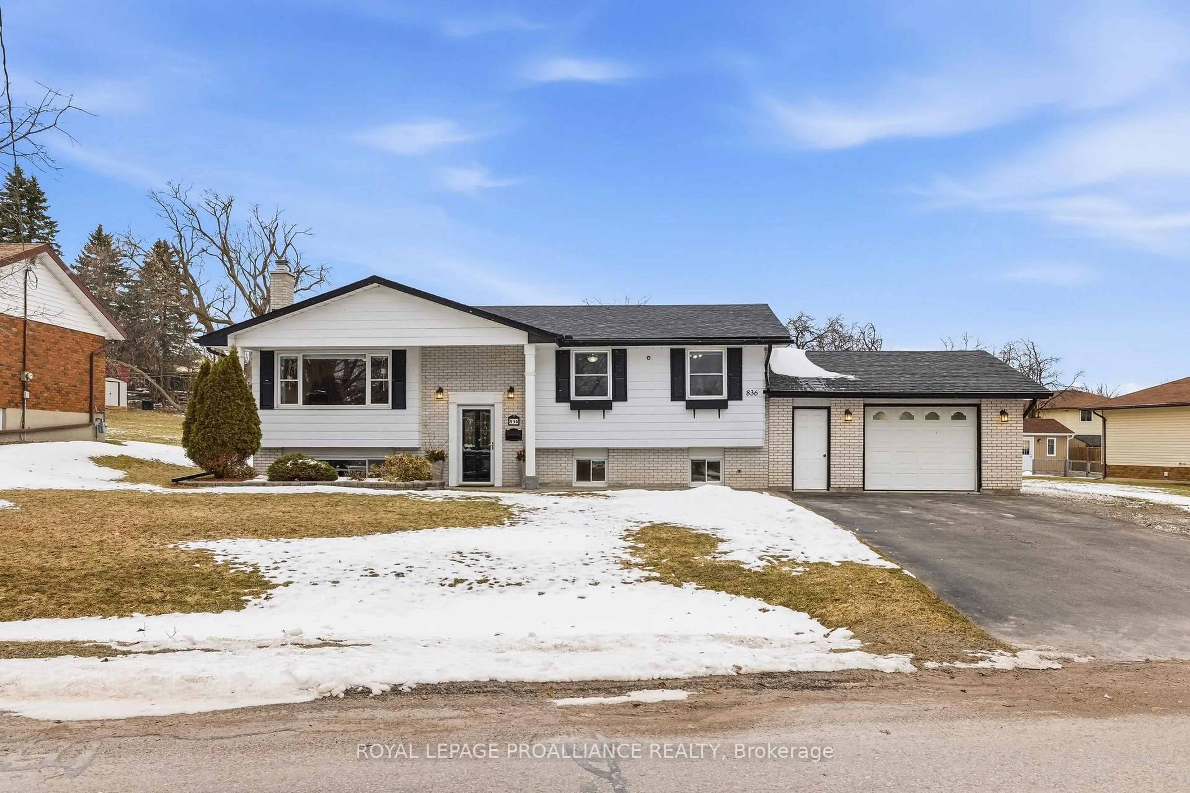 Home with vinyl exterior material, street for 836 Stewart Dr, Peterborough Ontario K9J 7R4