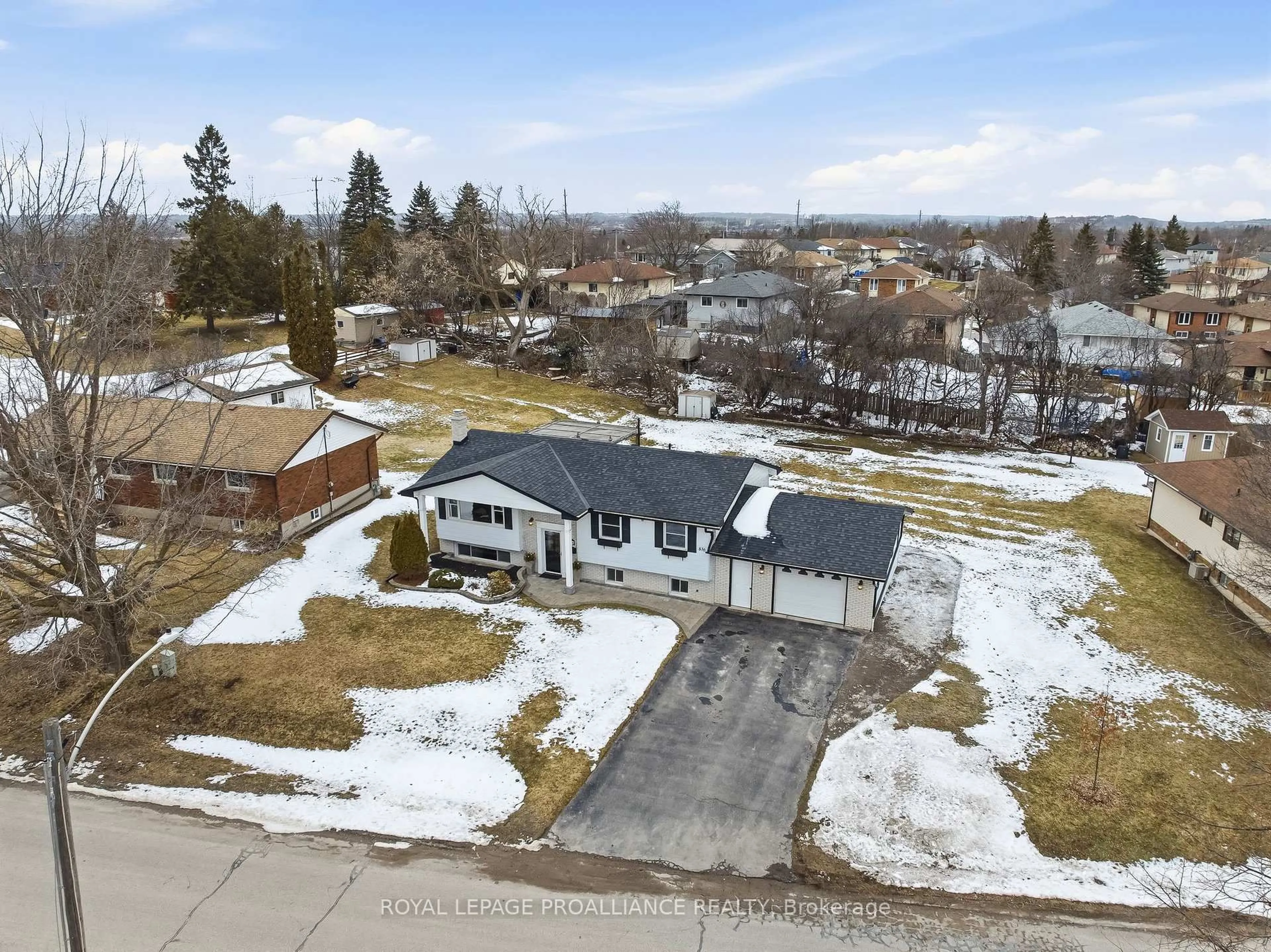 A pic from outside/outdoor area/front of a property/back of a property/a pic from drone, street for 836 Stewart Dr, Peterborough Ontario K9J 7R4