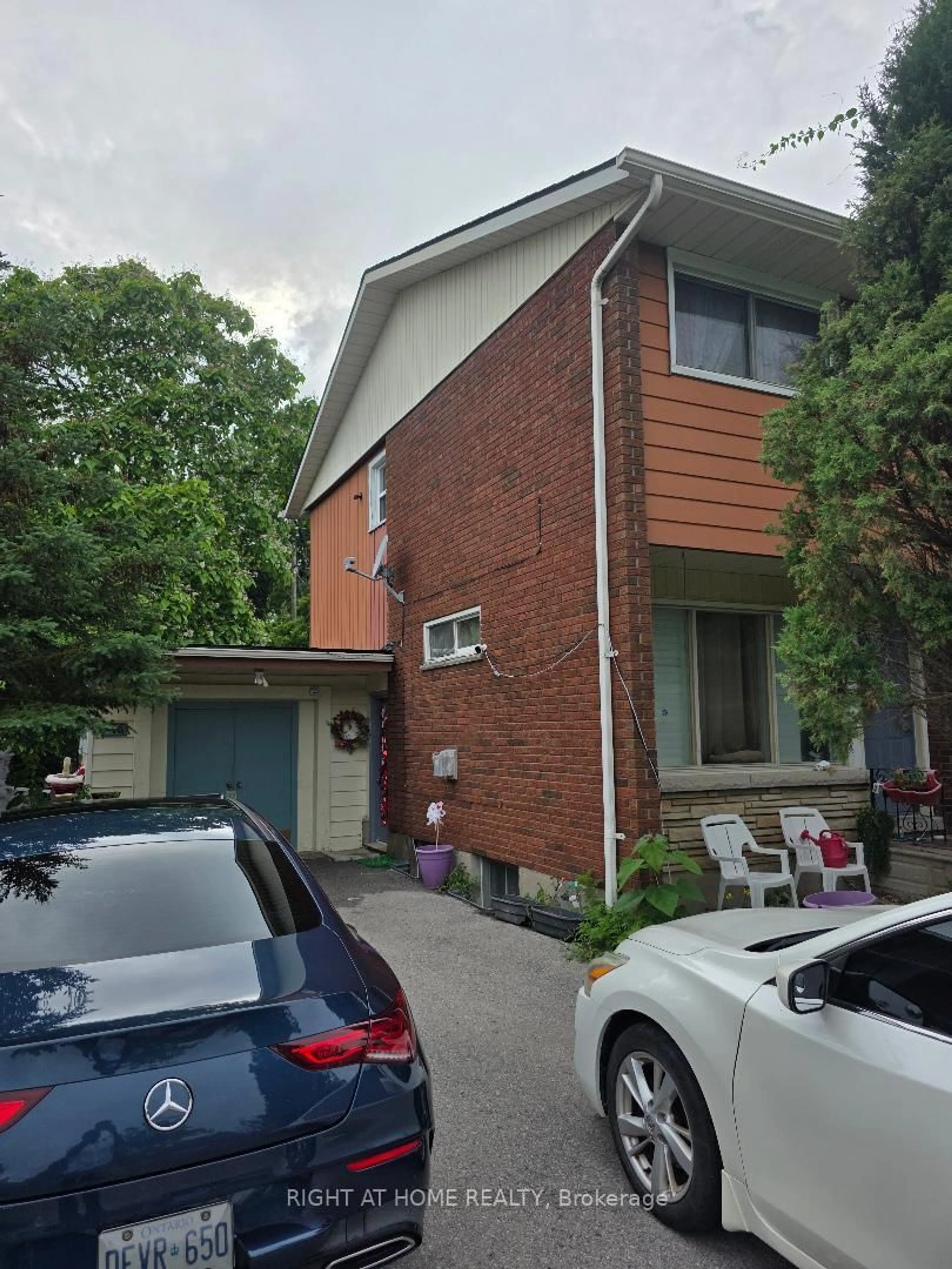 Home with brick exterior material, street for 340 Glenridge Ave, St. Catharines Ontario L2T 3K7
