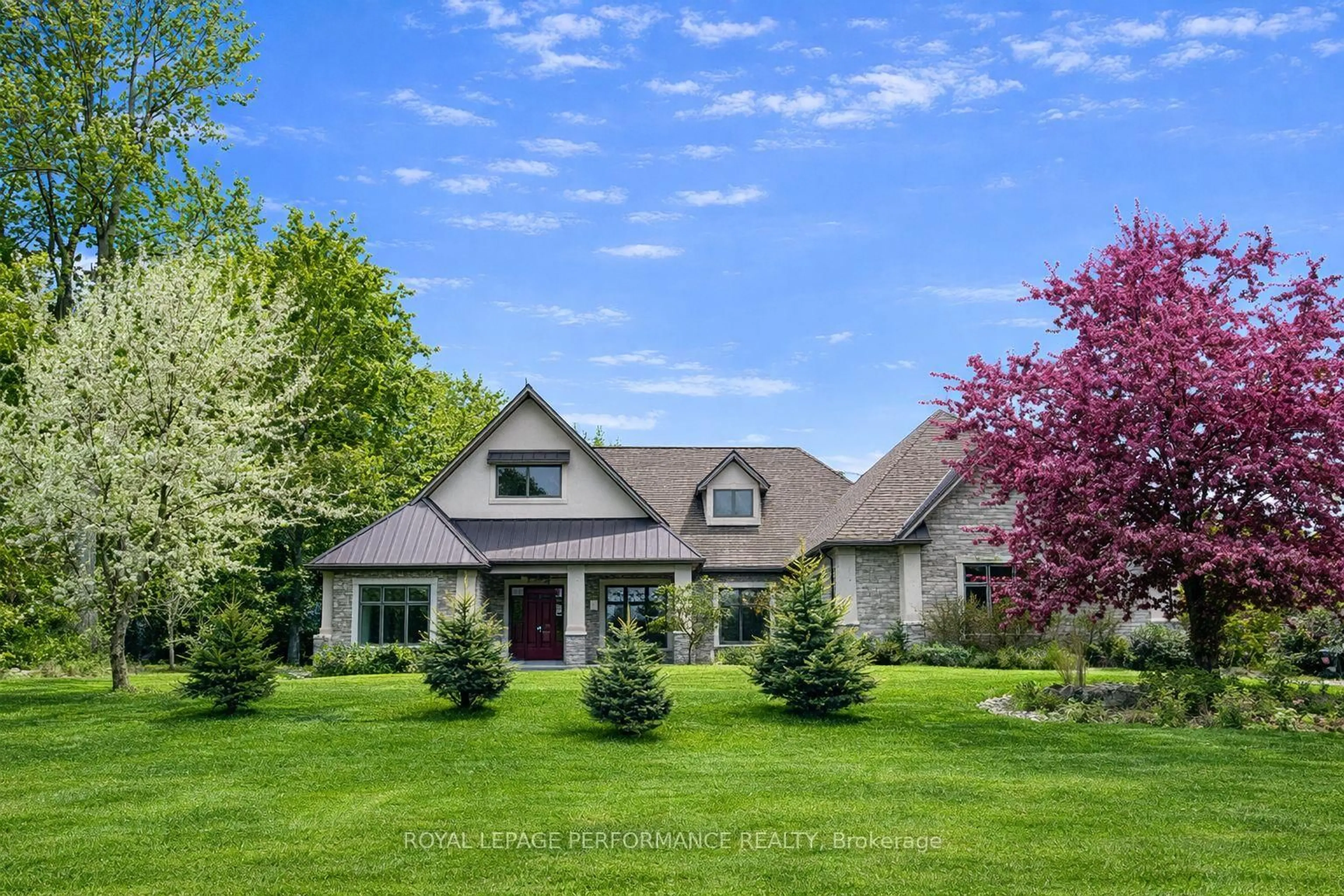A pic from outside/outdoor area/front of a property/back of a property/a pic from drone, unknown for 6148 Pebblewoods Dr, Ottawa Ontario K4P 0A1