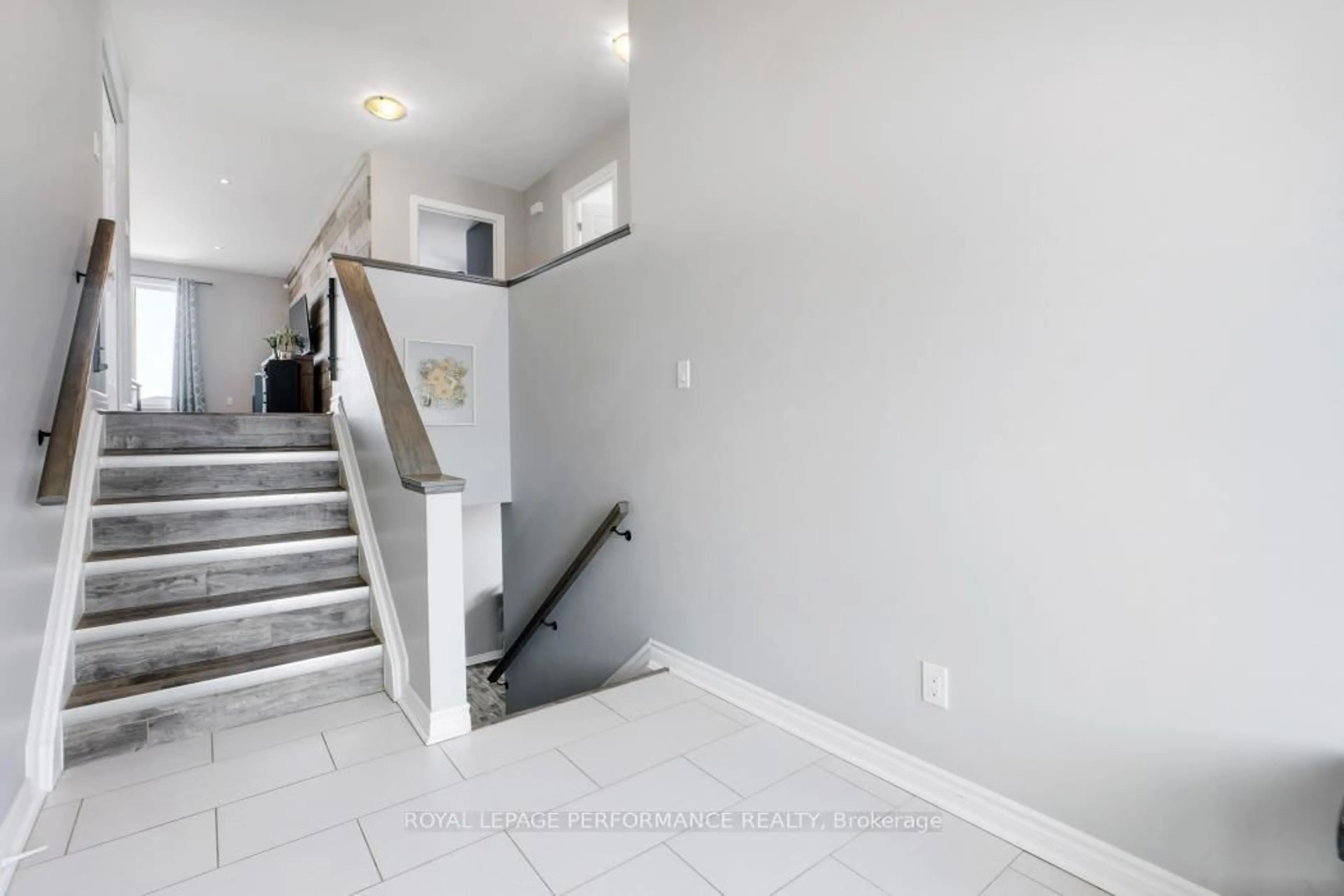 Stairs for 861 Oceane St, The Nation Ontario K0A 2M0