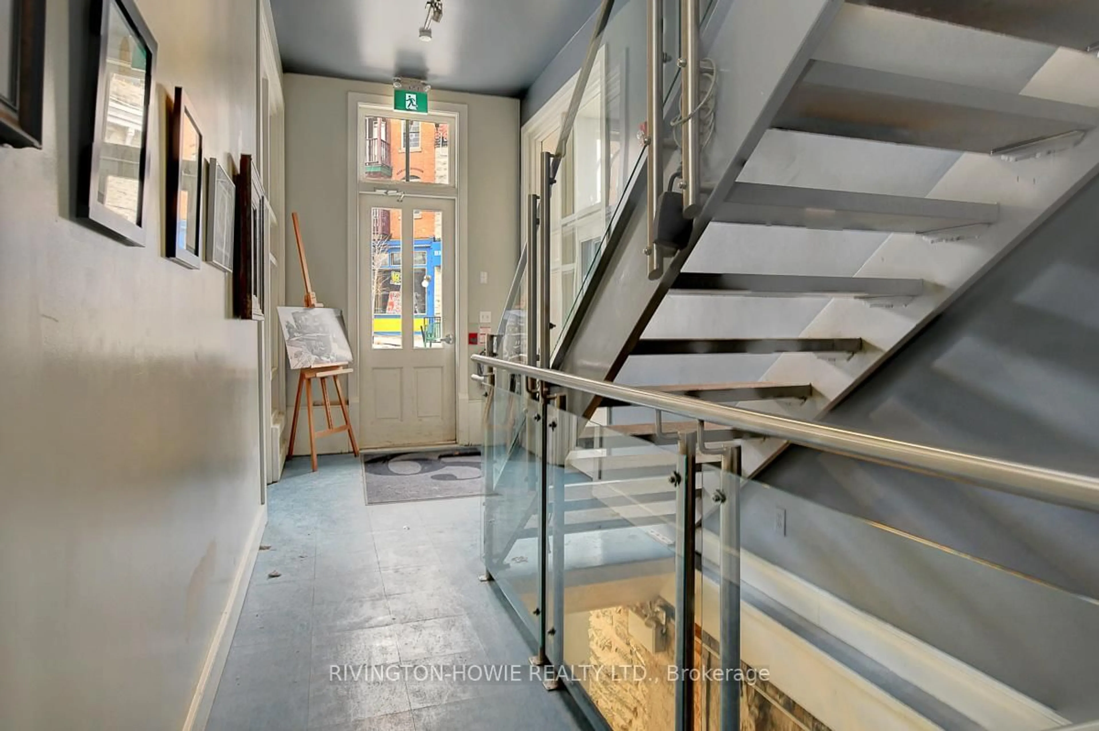 Indoor foyer for 65 Mill St #203, Almonte Ontario K0A 1A0