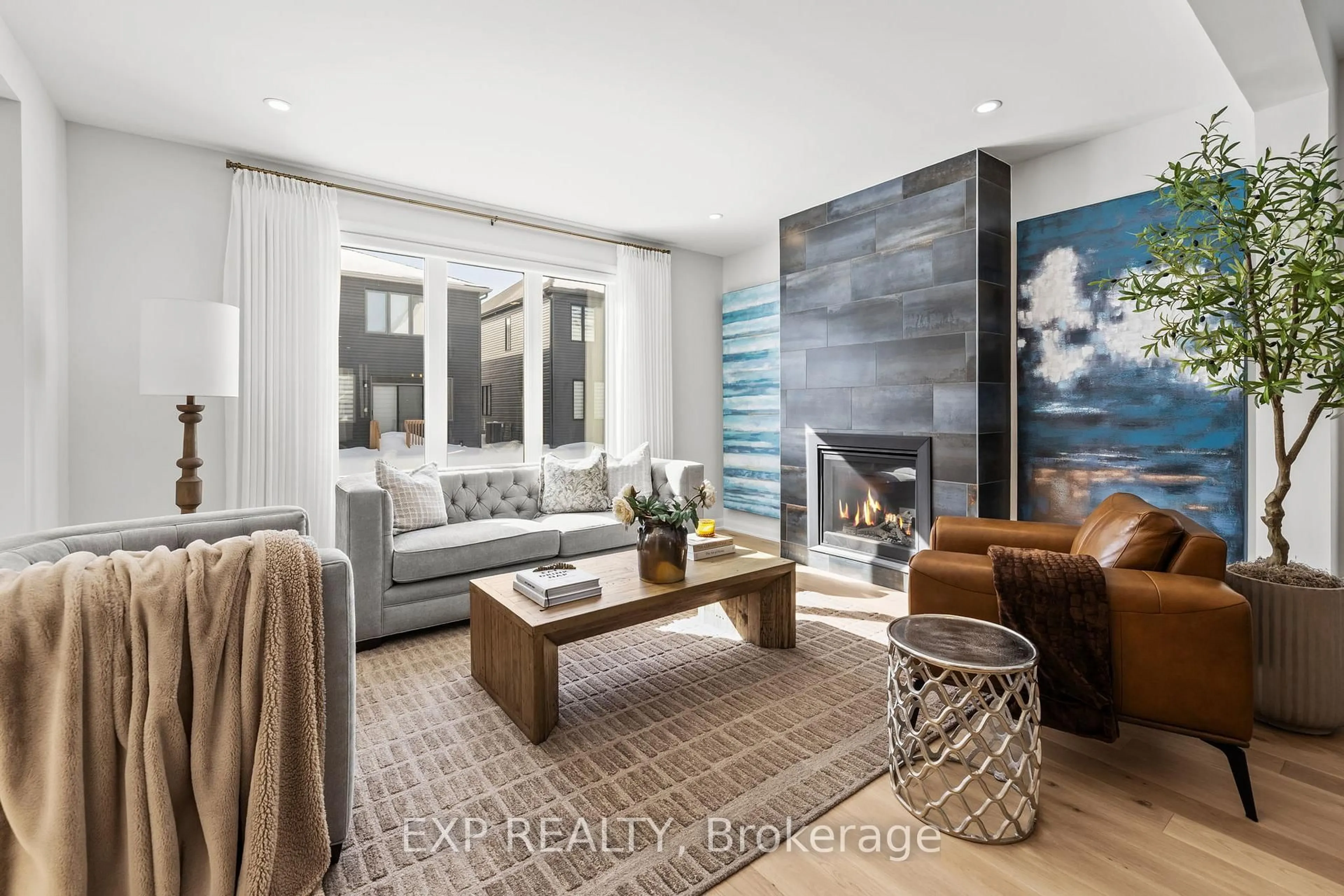 Living room with furniture, unknown for 611 Ribbon St, Manotick Ontario K4M 0M8