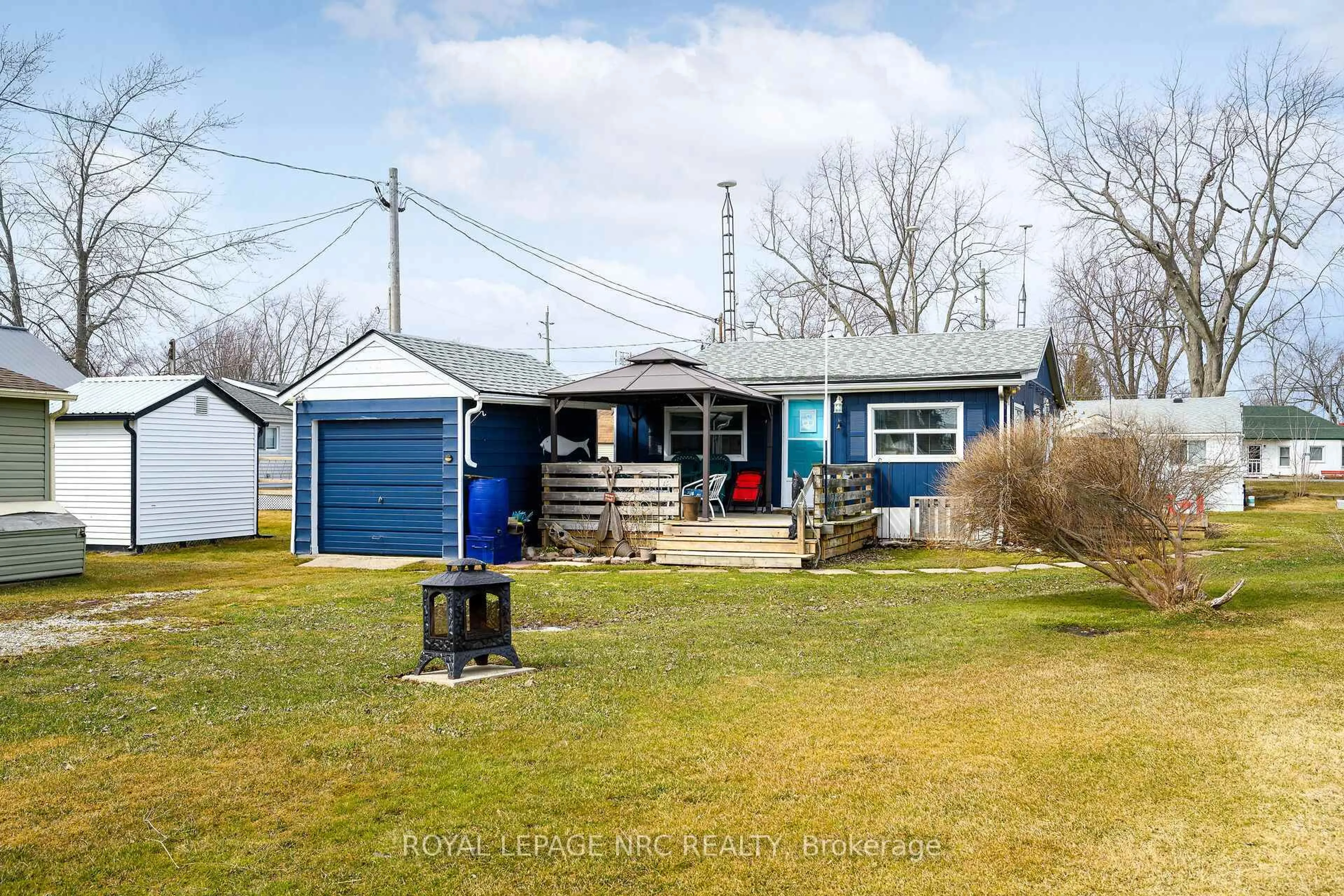 A pic from outside/outdoor area/front of a property/back of a property/a pic from drone, street for 49 Heather Lane, Haldimand Ontario N0A 1P0