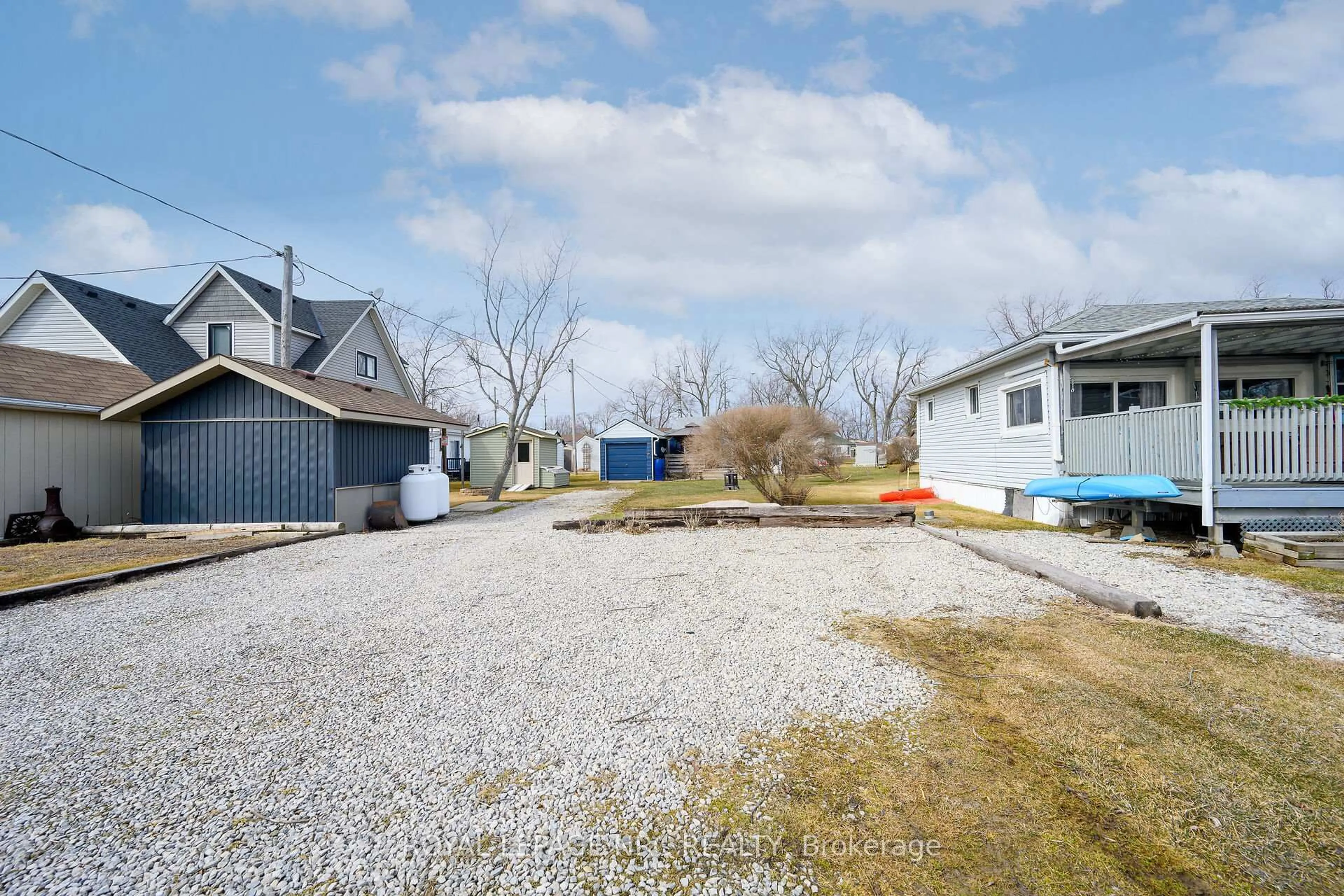 A pic from outside/outdoor area/front of a property/back of a property/a pic from drone, street for 49 Heather Lane, Haldimand Ontario N0A 1P0