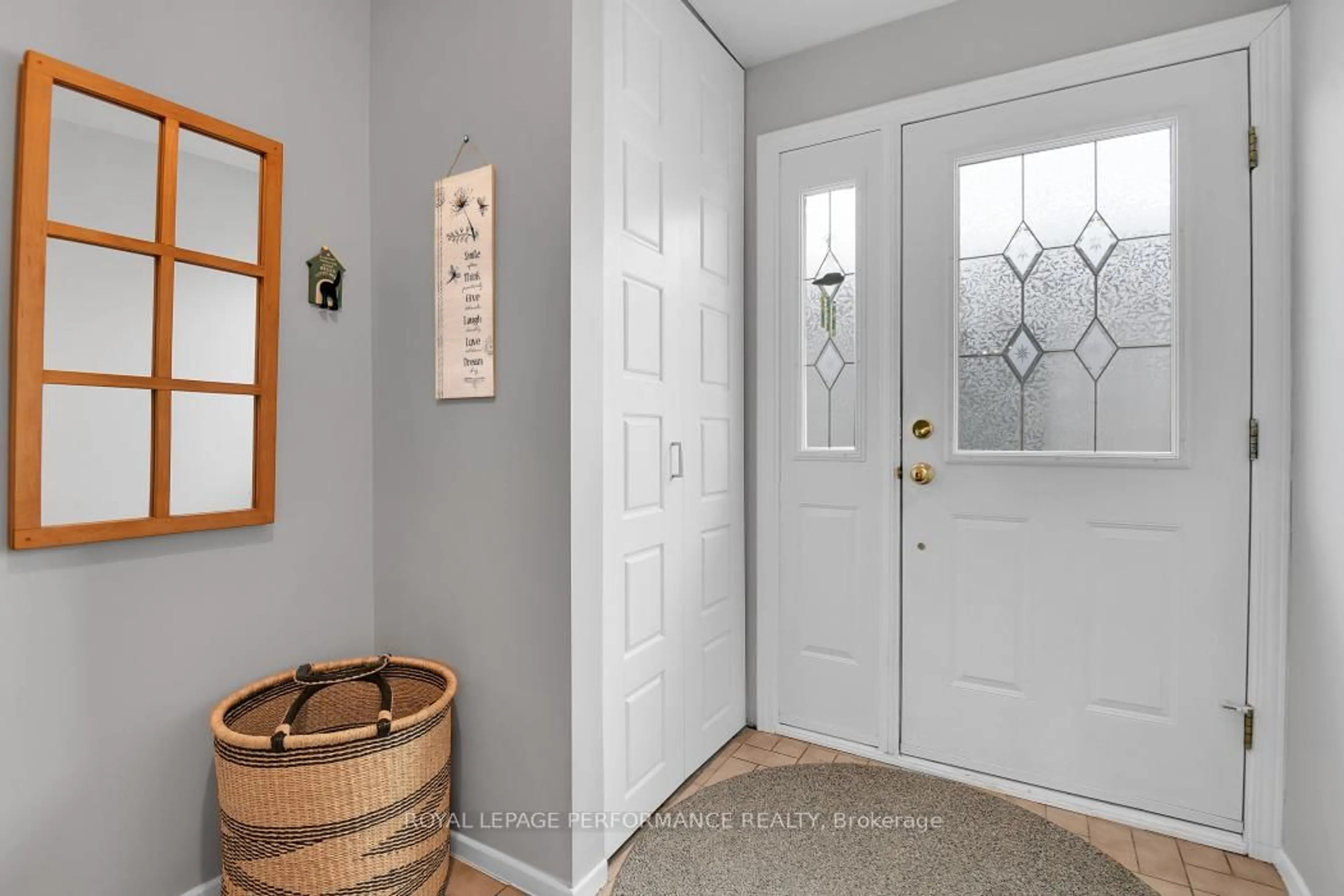 Indoor entryway for 67 Ramsgate Private, Ottawa Ontario K1V 8M4