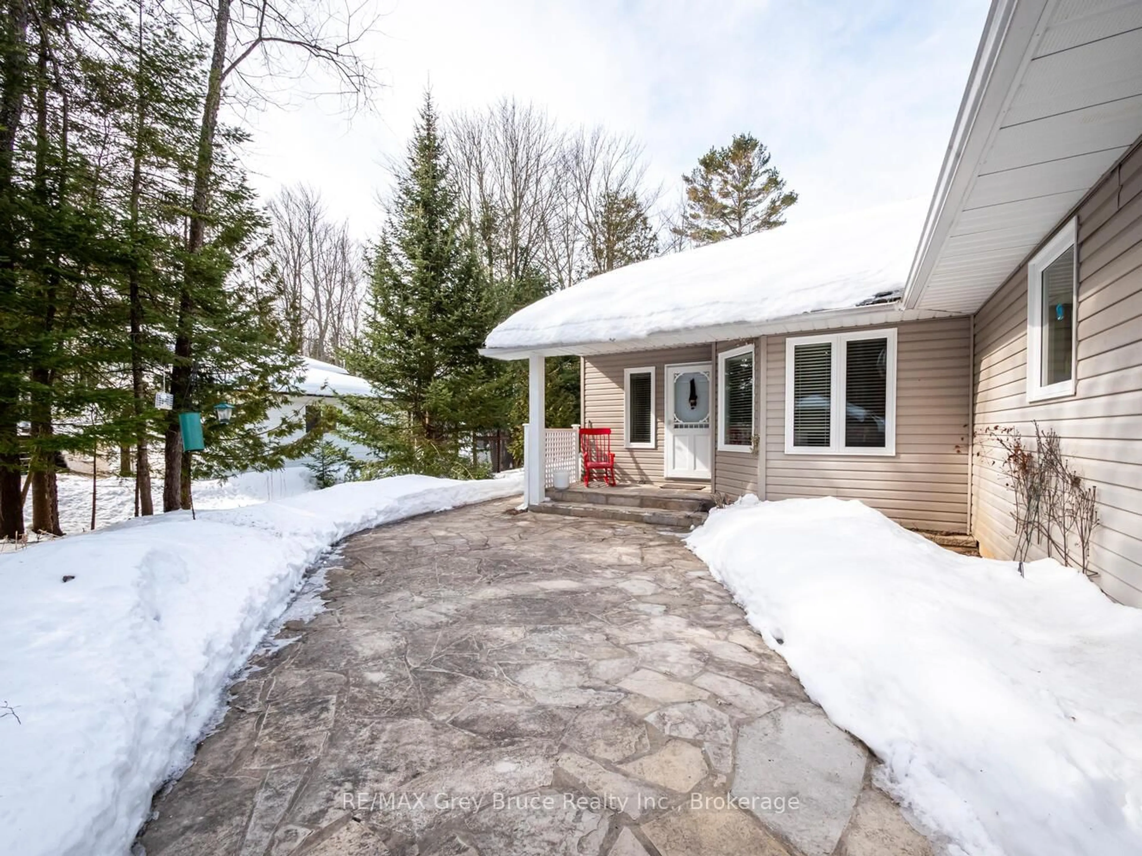 Unknown for 612 York Ave, South Bruce Peninsula Ontario N0H 2G0