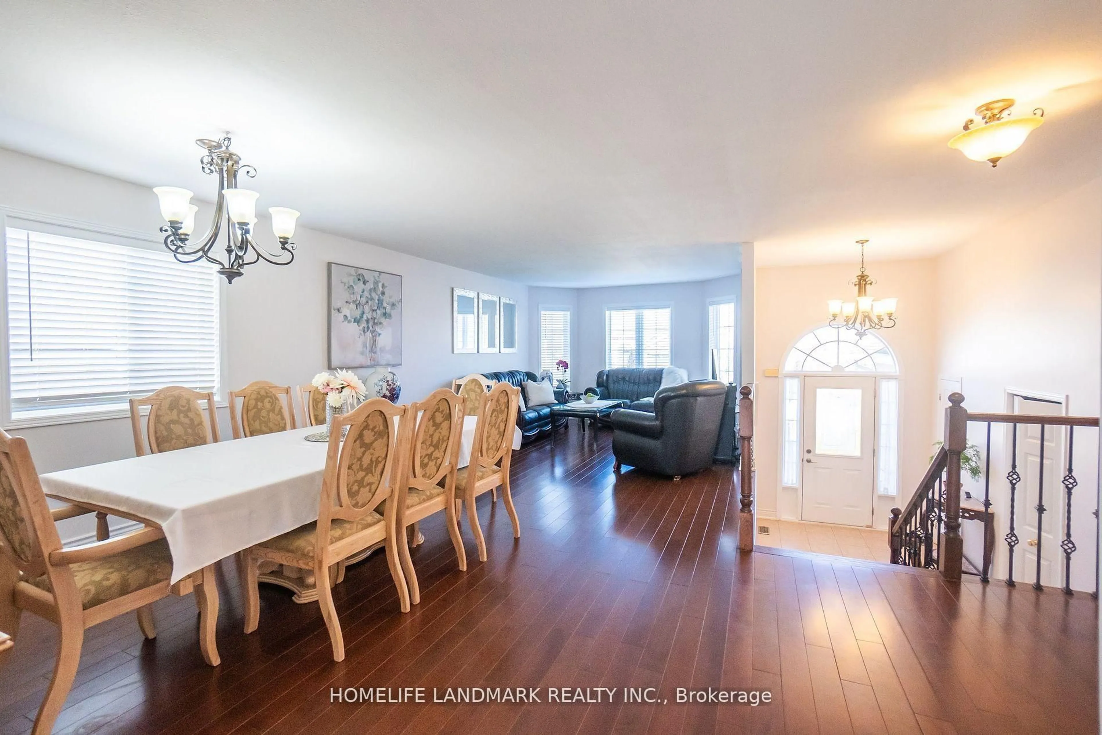 Dining room, wood/laminate floor for 4498 Garden Gate Terr, Lincoln Ontario L0R 1B9