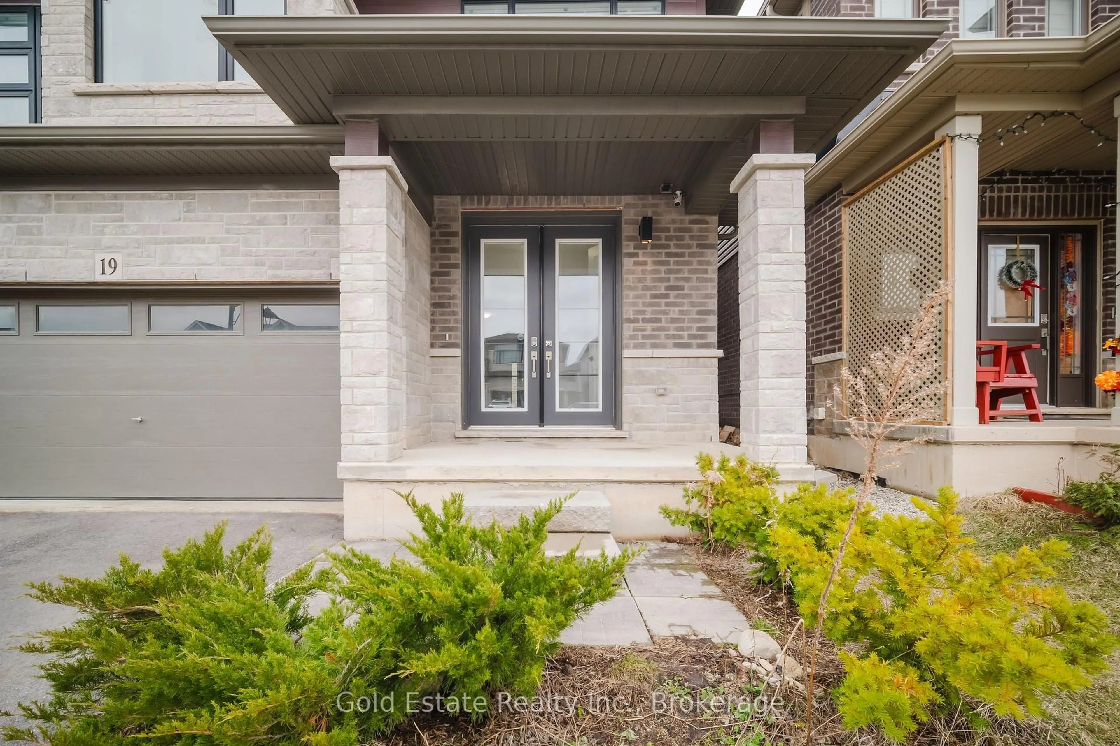 Home with brick exterior material, street for 19 Mclaren Ave, Brantford Ontario N3T 0T4