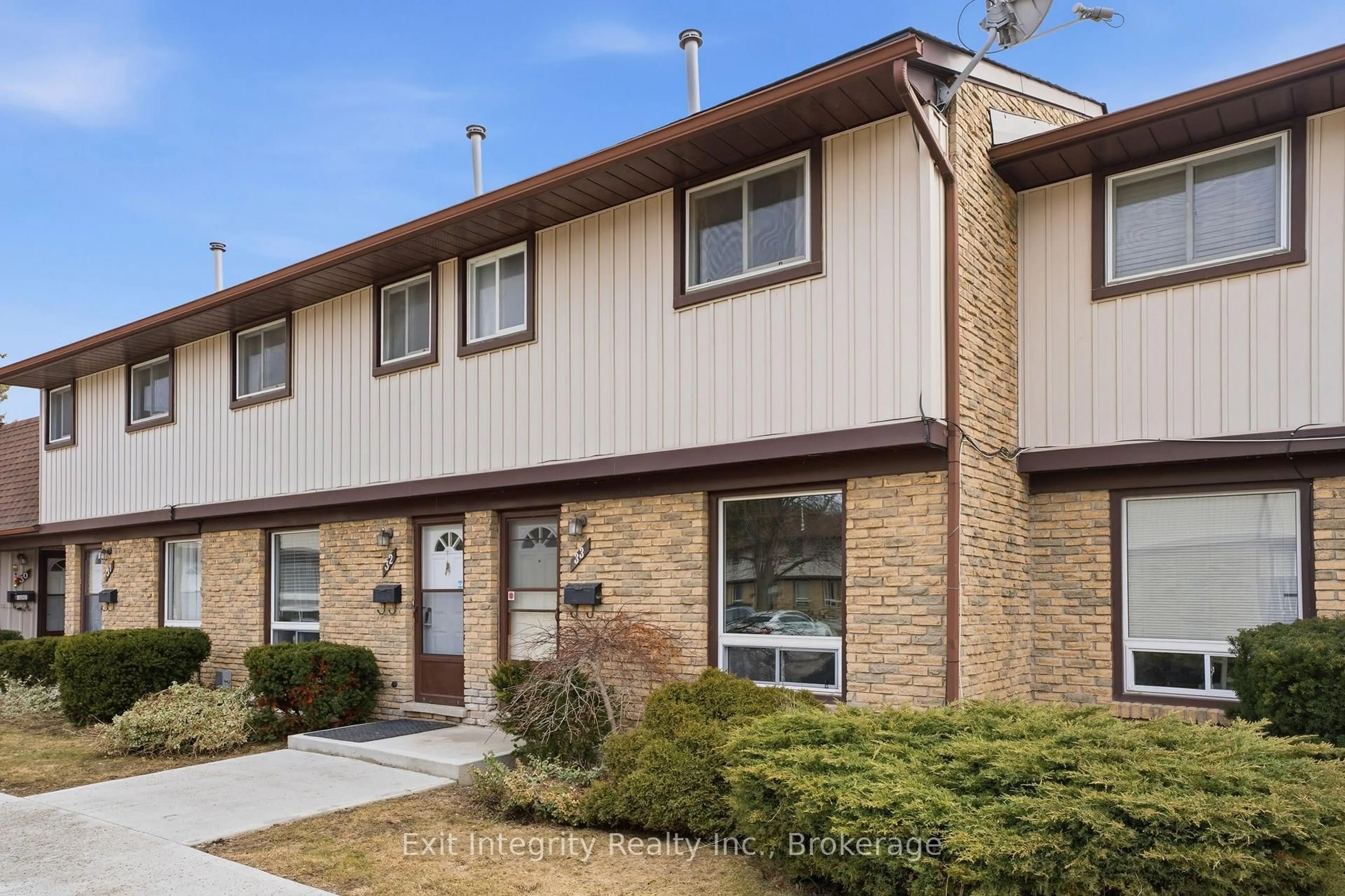 Home with vinyl exterior material, street for 210 Glamis Rd #33, Cambridge Ontario N1R 6L3