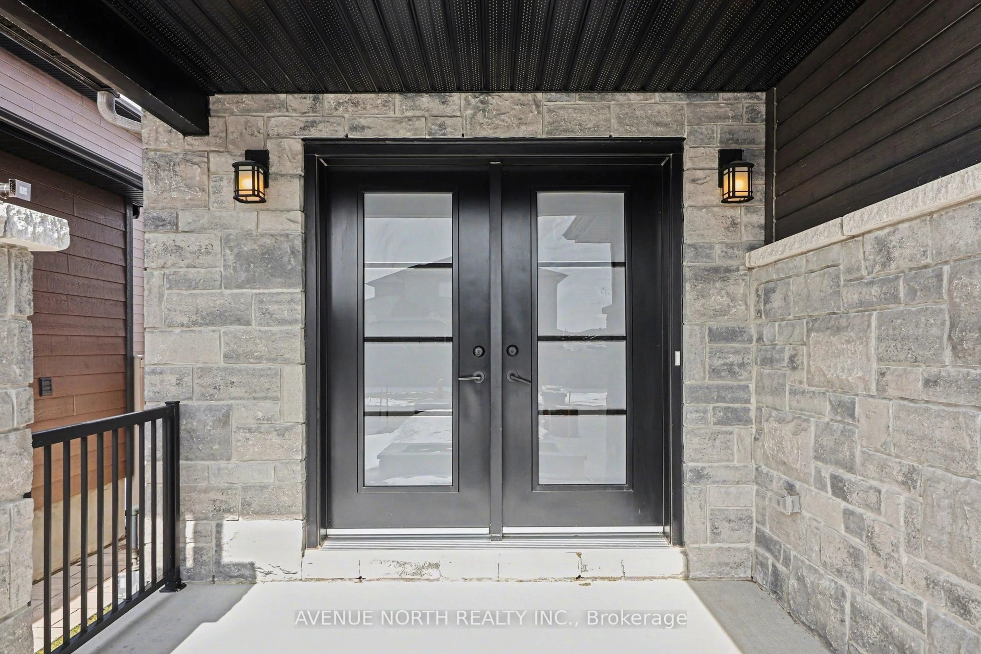 Indoor entryway for 668 Geneva Cres, Russell Ontario K0A 1W0