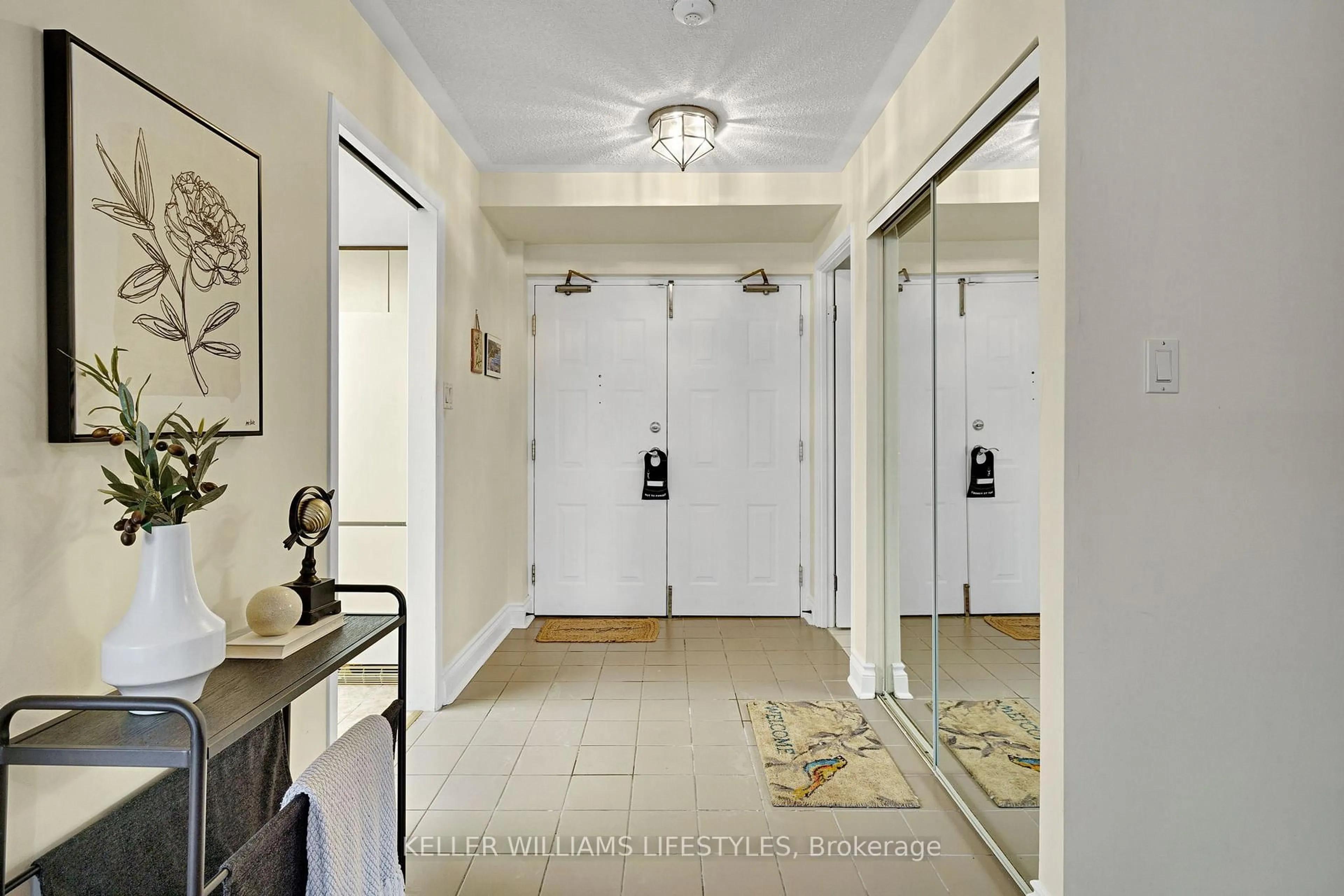 Indoor entryway for 7 Picton St #205, London East Ontario N6B 3N7