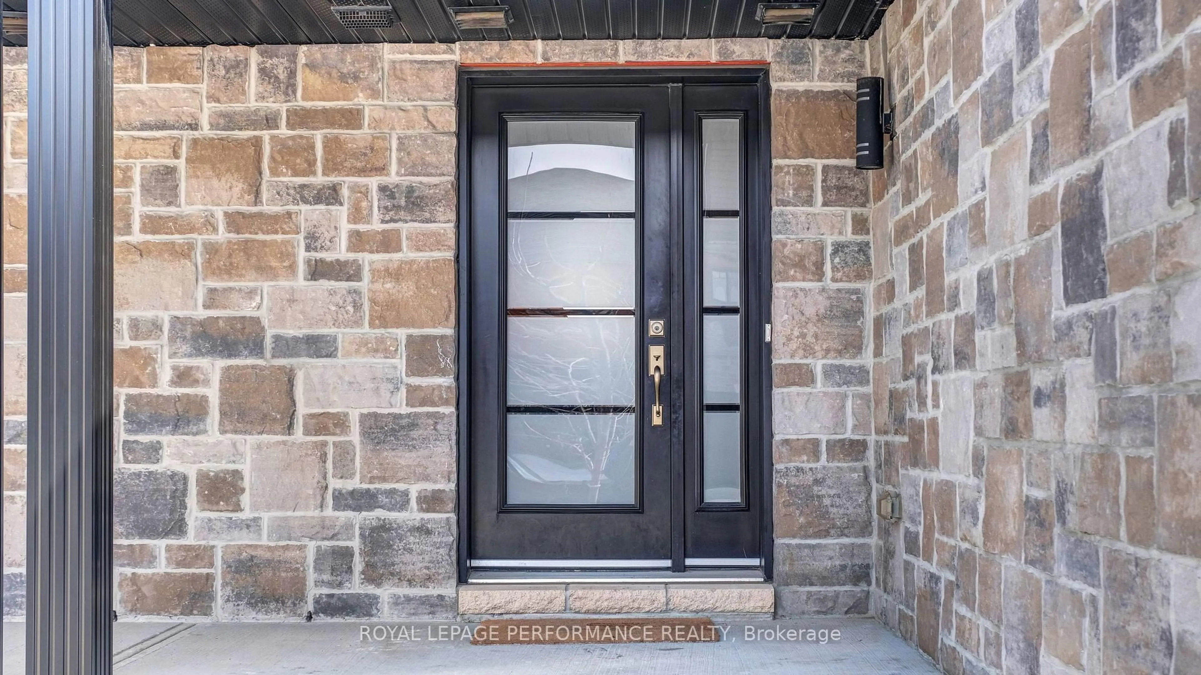 Indoor entryway for 313 Twilight Ave, Russell Ontario K4R 0E3