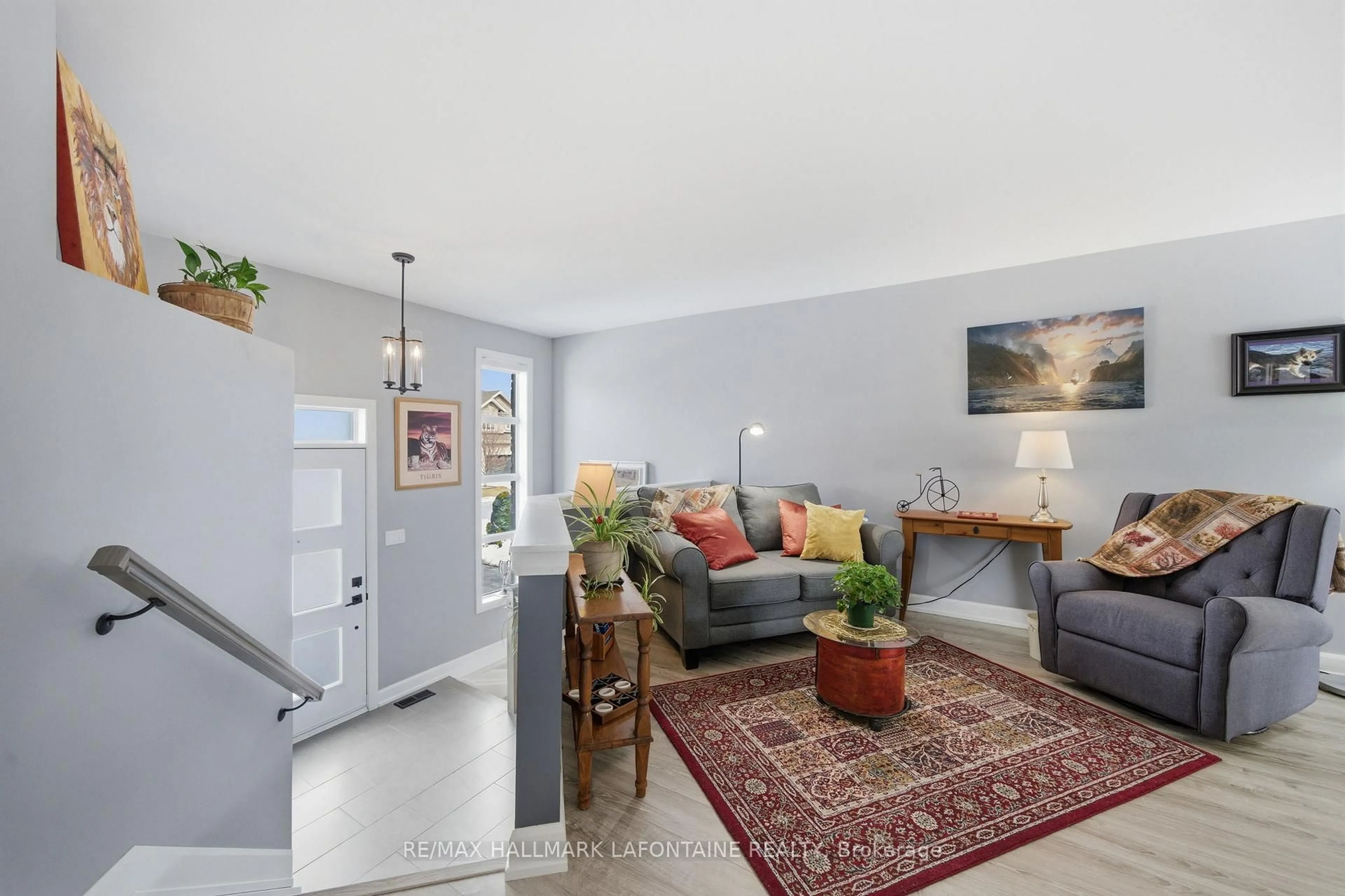 Living room with furniture, unknown for 511 Francois St, Alfred and Plantagenet Ontario K0A 3K0