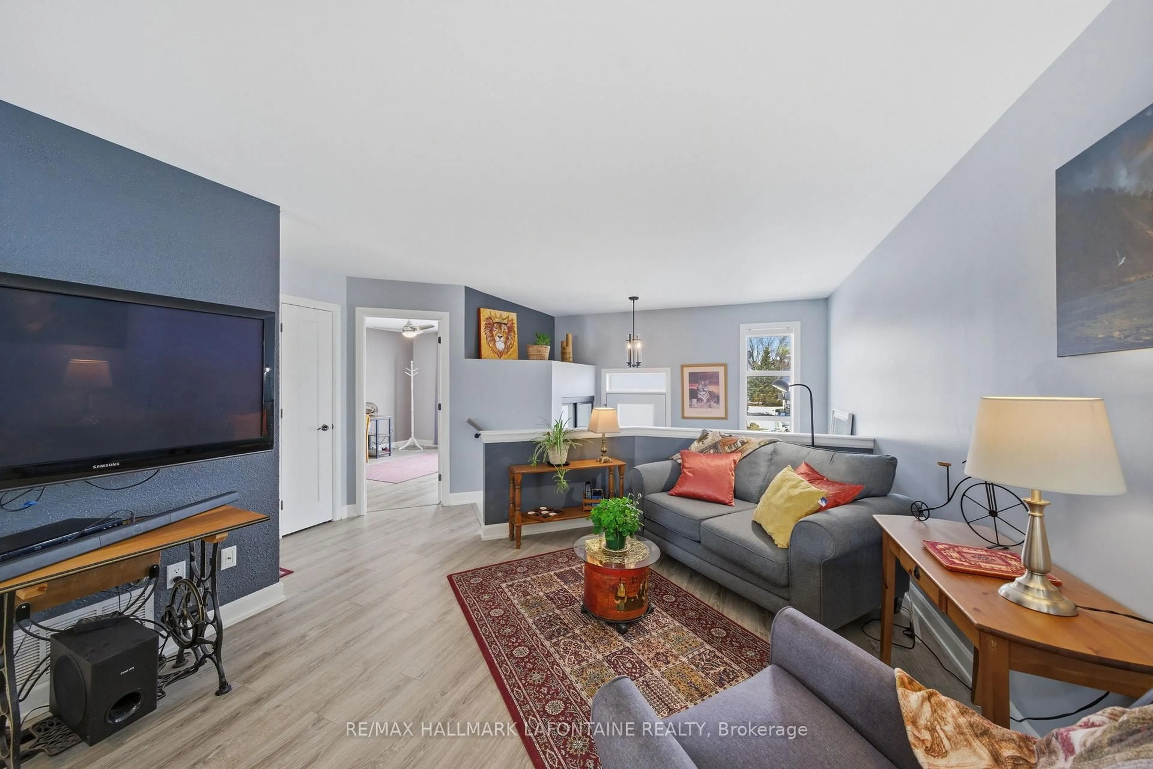 Living room with furniture, unknown for 511 Francois St, Alfred and Plantagenet Ontario K0A 3K0