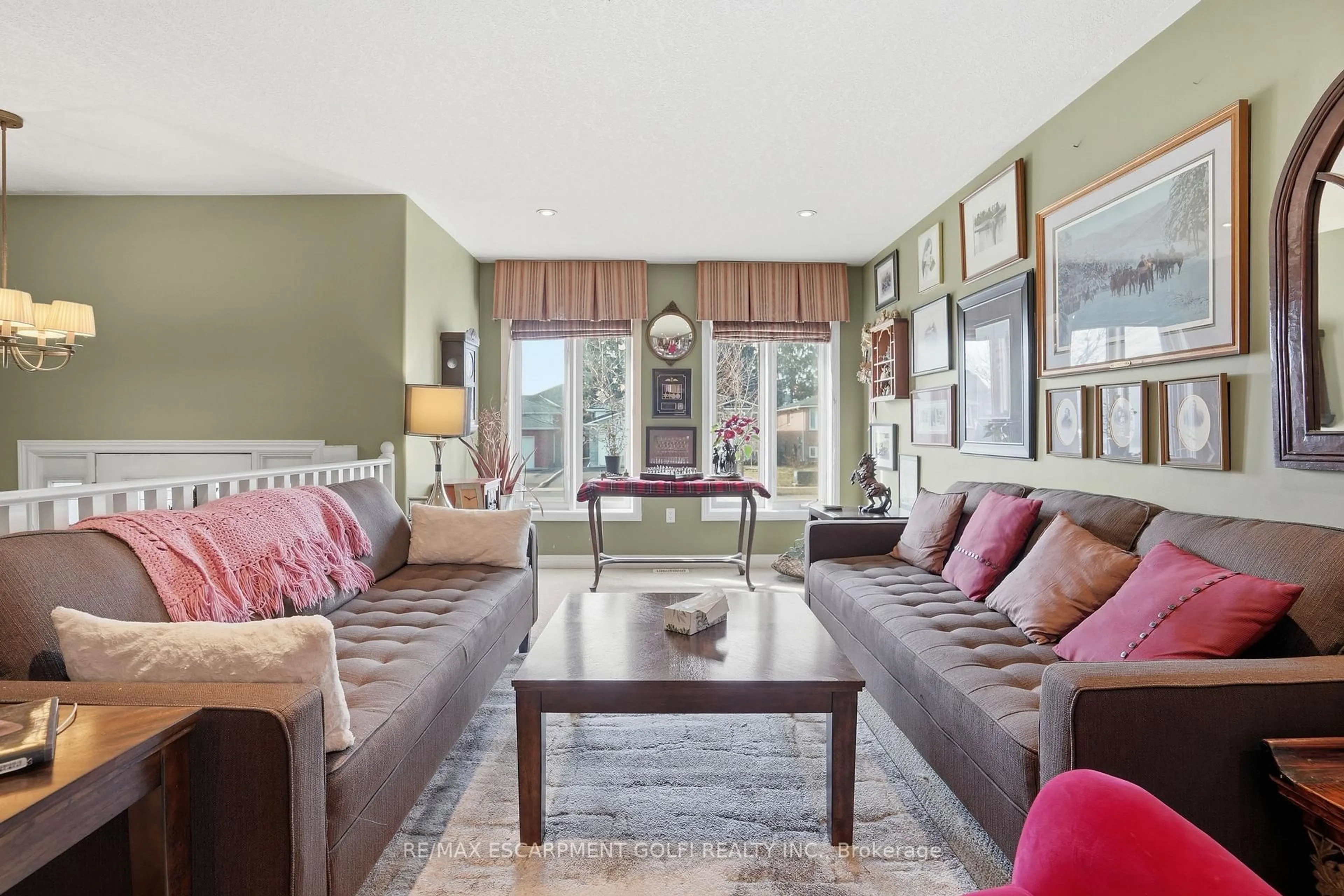 Living room with furniture, unknown for 9 Pace Ave, Brantford Ontario N3S 7V4