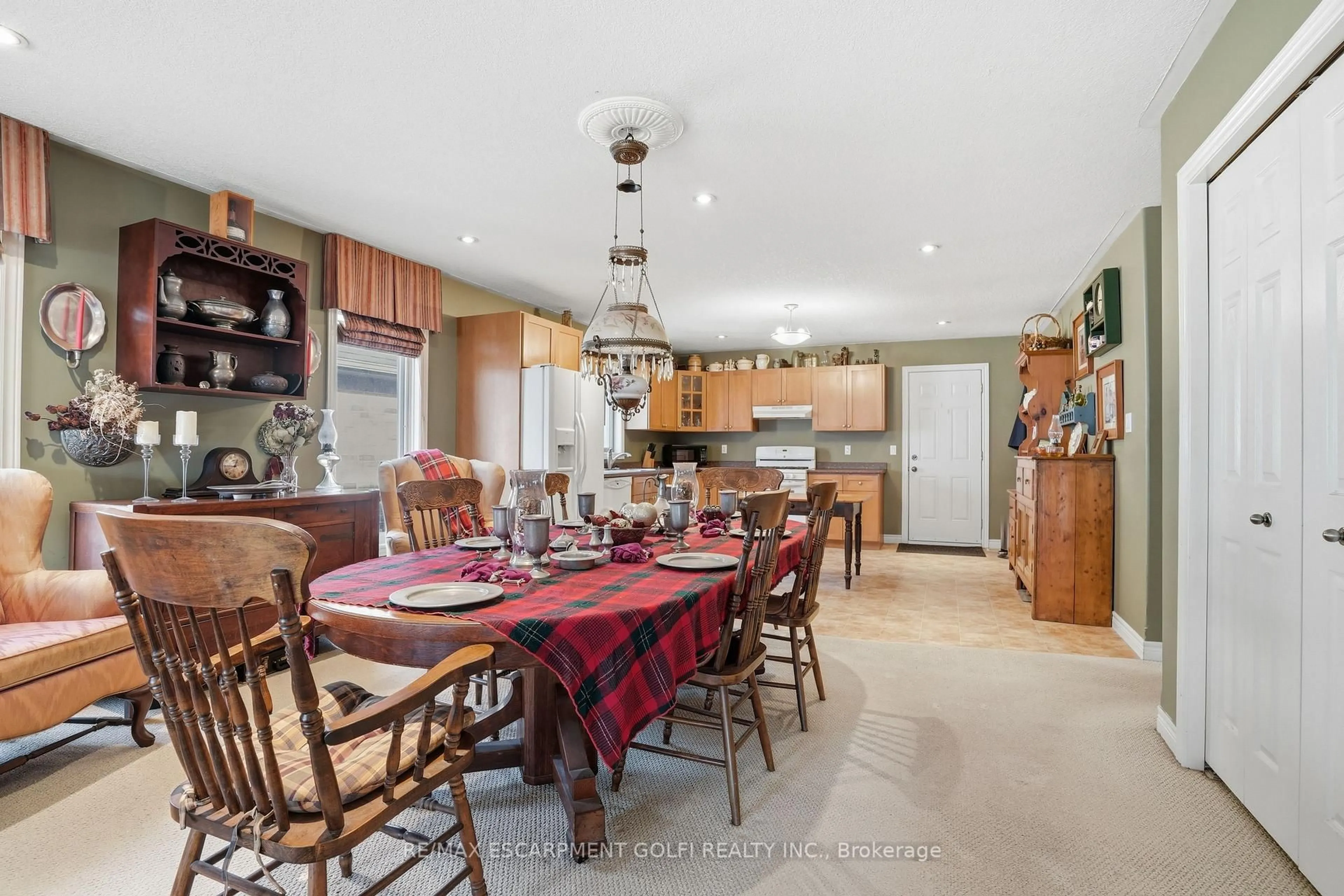 Dining room, unknown for 9 Pace Ave, Brantford Ontario N3S 7V4