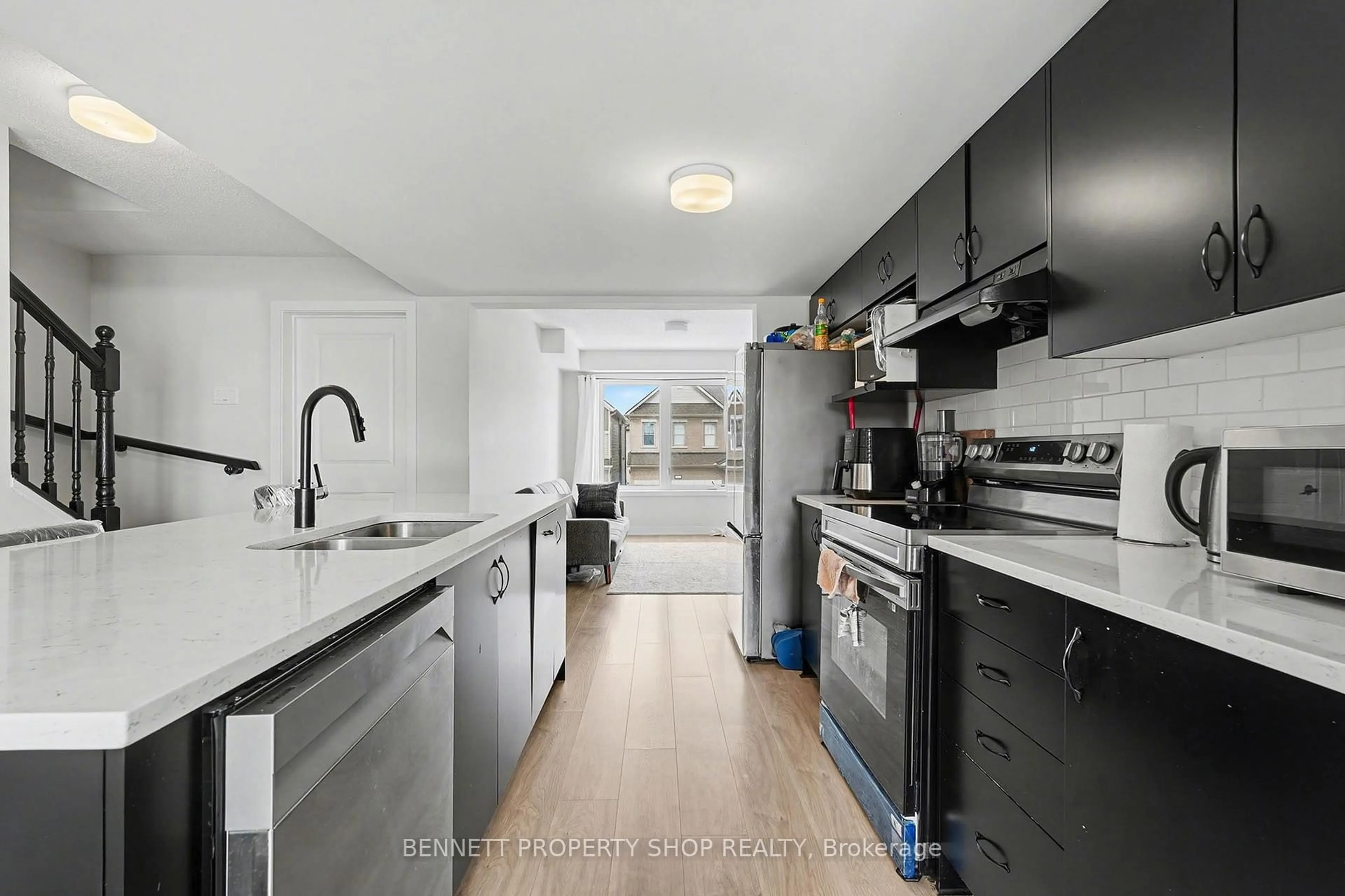 Standard kitchen, unknown for 2412 Watercolours Way, Ottawa Ontario K2J 7A9