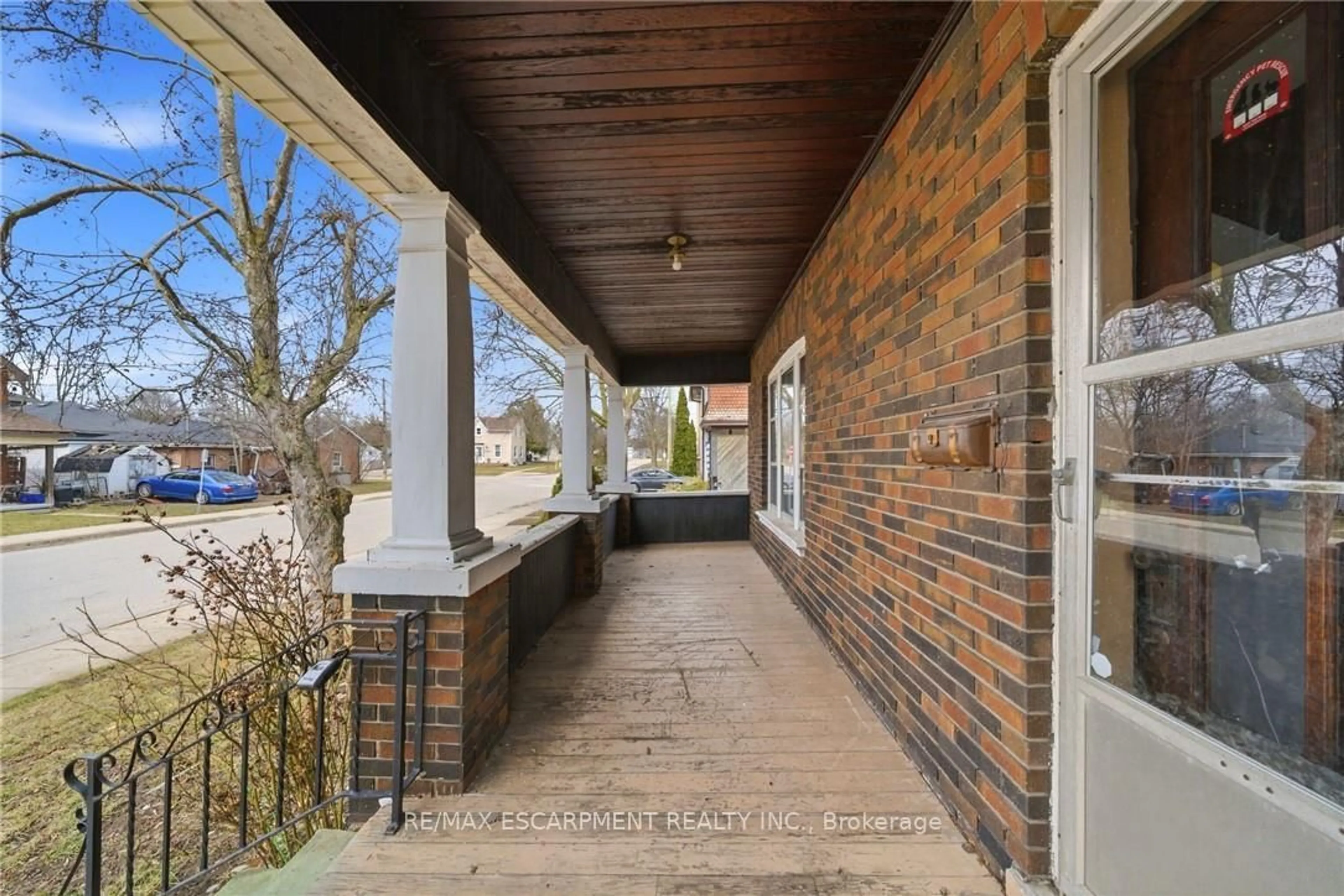 Unknown for 203 Brock St, Brantford Ontario N3S 5W8