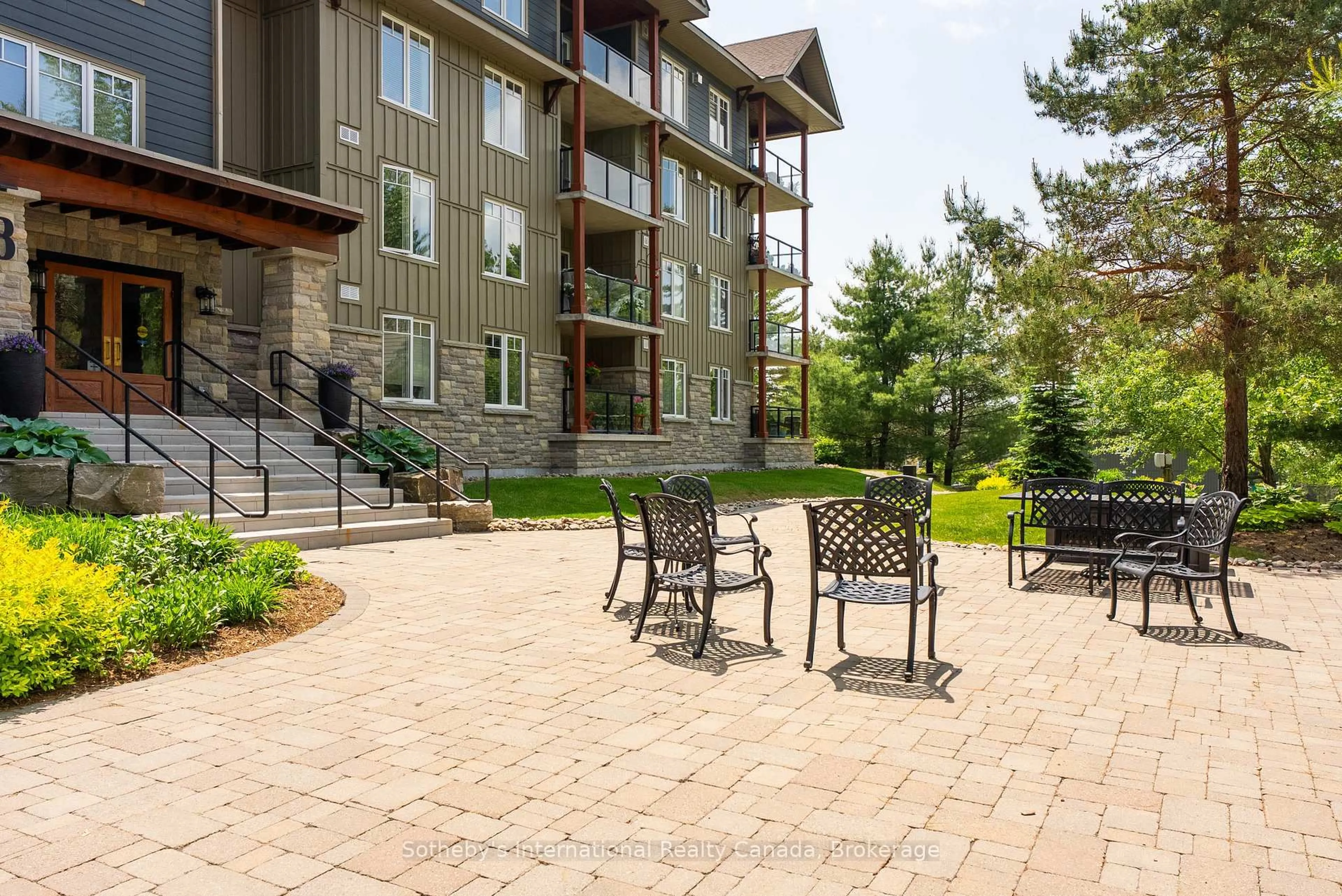 Patio, unknown for 391B Manitoba St #103, Bracebridge Ontario P1L 0B5