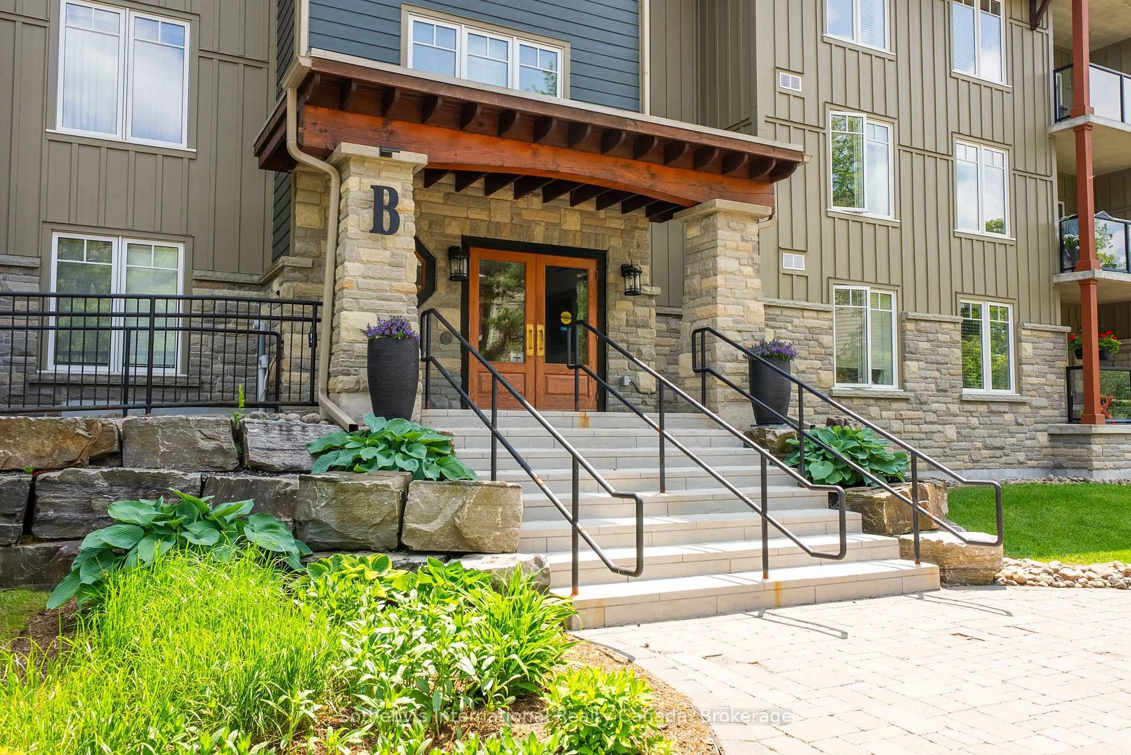 Unknown for 391B Manitoba St #103, Bracebridge Ontario P1L 0B5