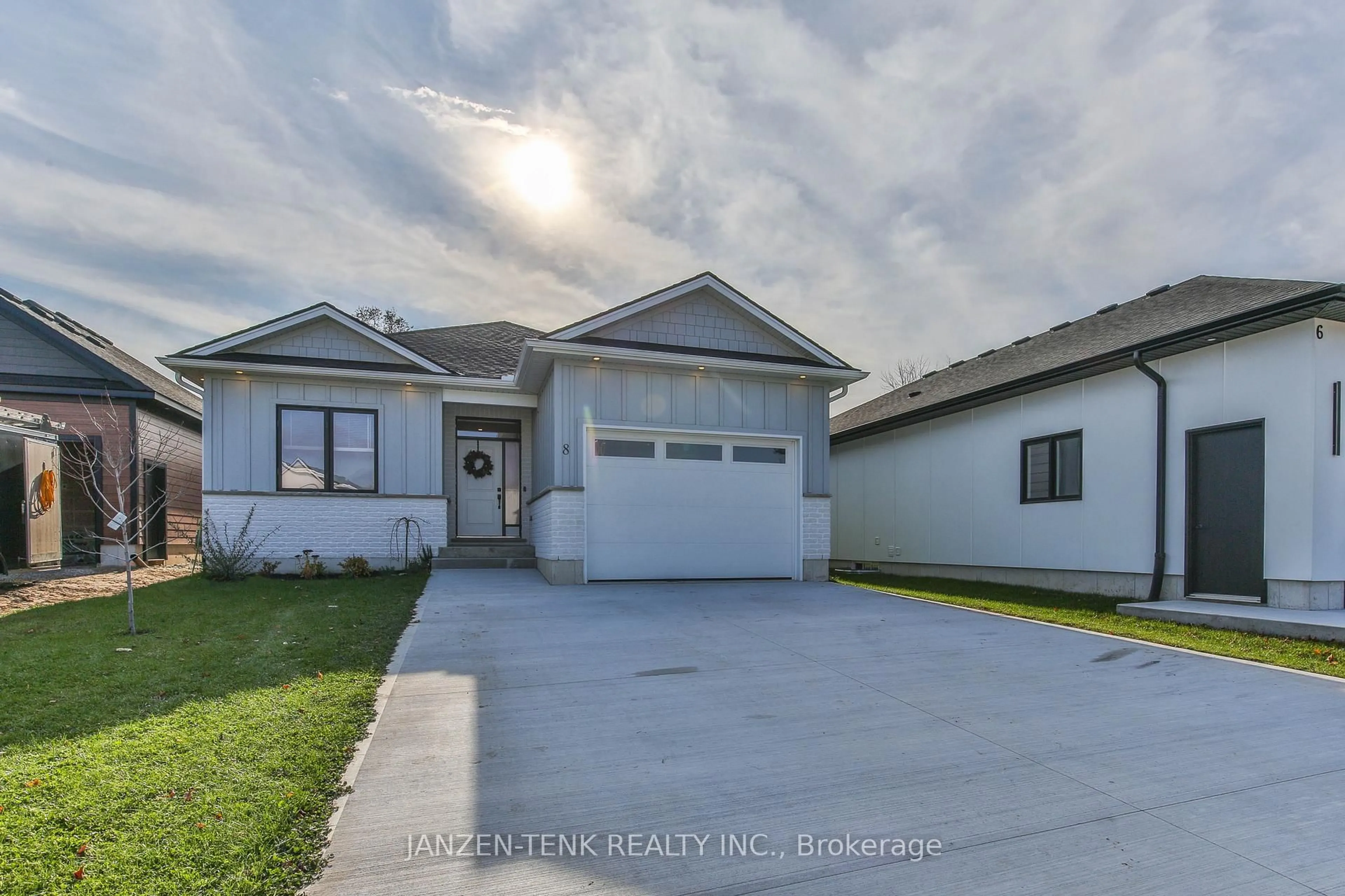 Home with vinyl exterior material, street for 8 Charles Crt, Bayham Ontario N0J 1T0