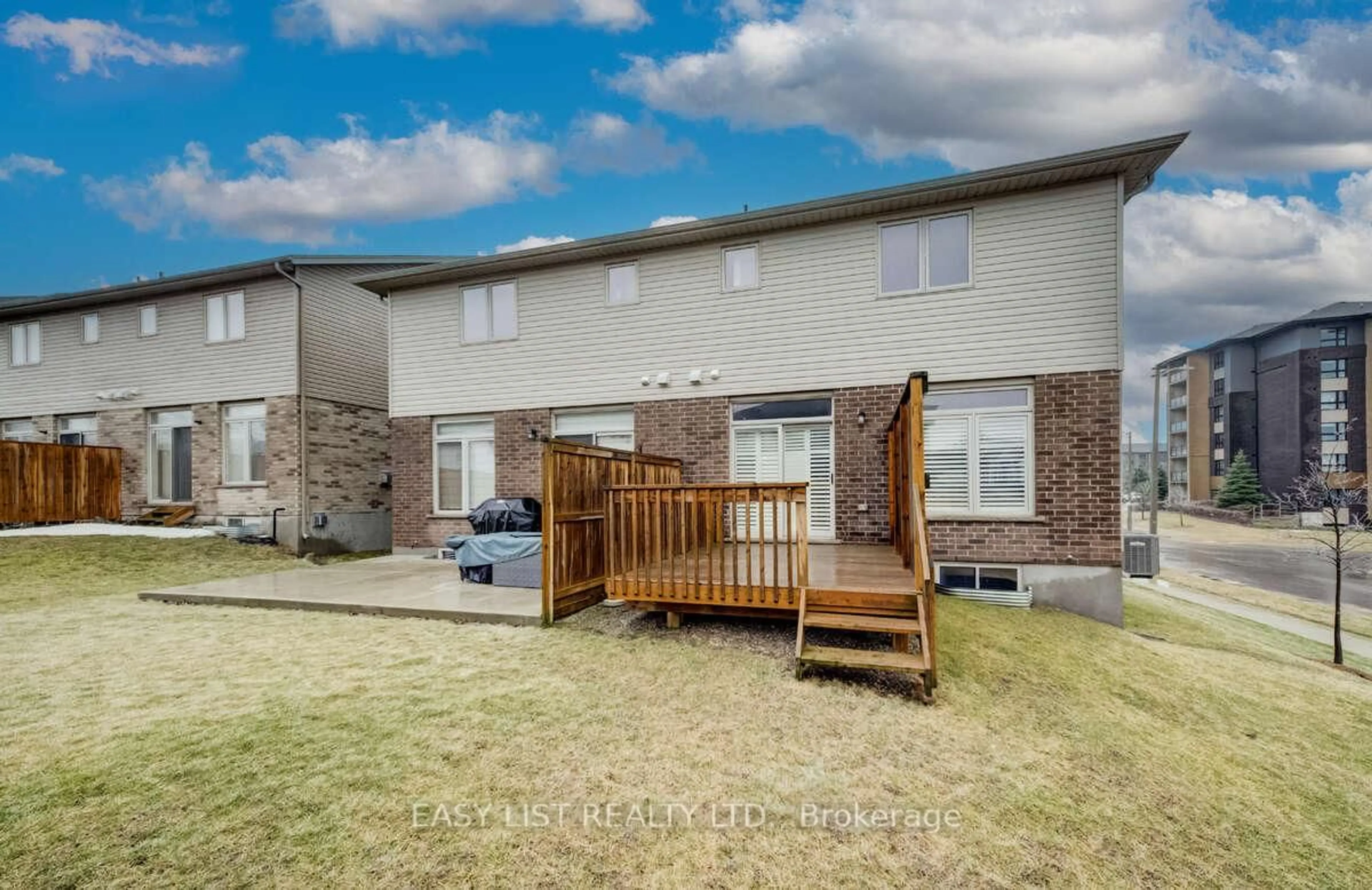 A pic from outside/outdoor area/front of a property/back of a property/a pic from drone, street for 36 Dallan Dr, Guelph Ontario N1L 0N1