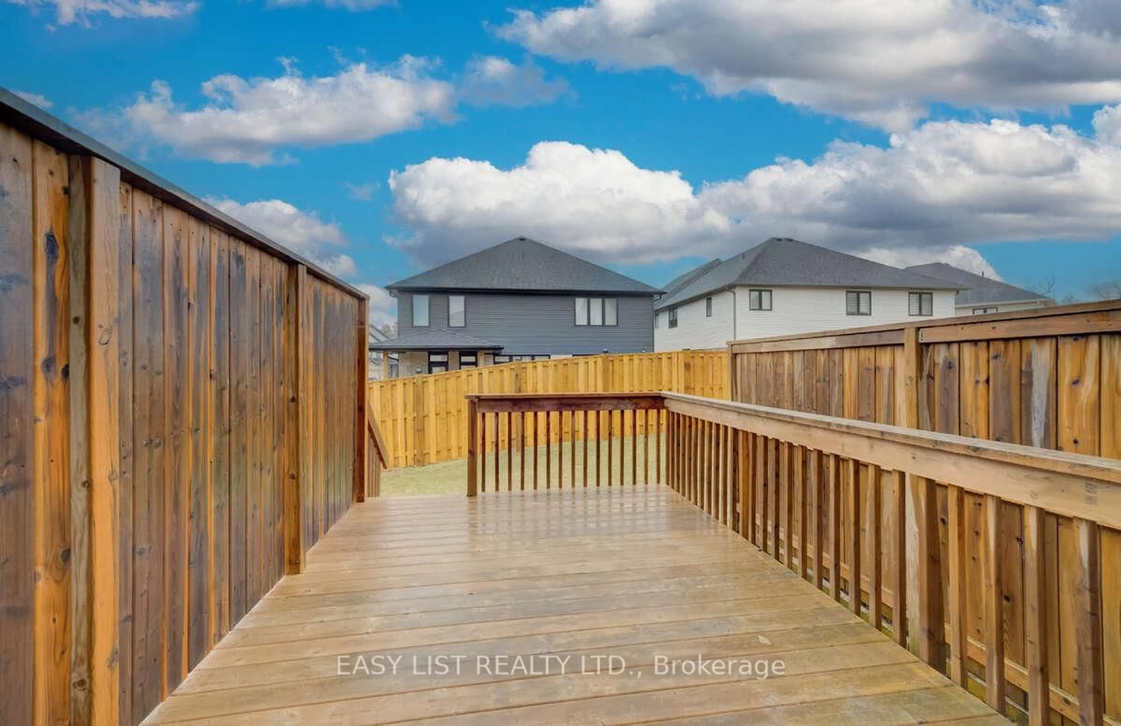 Patio, street for 36 Dallan Dr, Guelph Ontario N1L 0N1