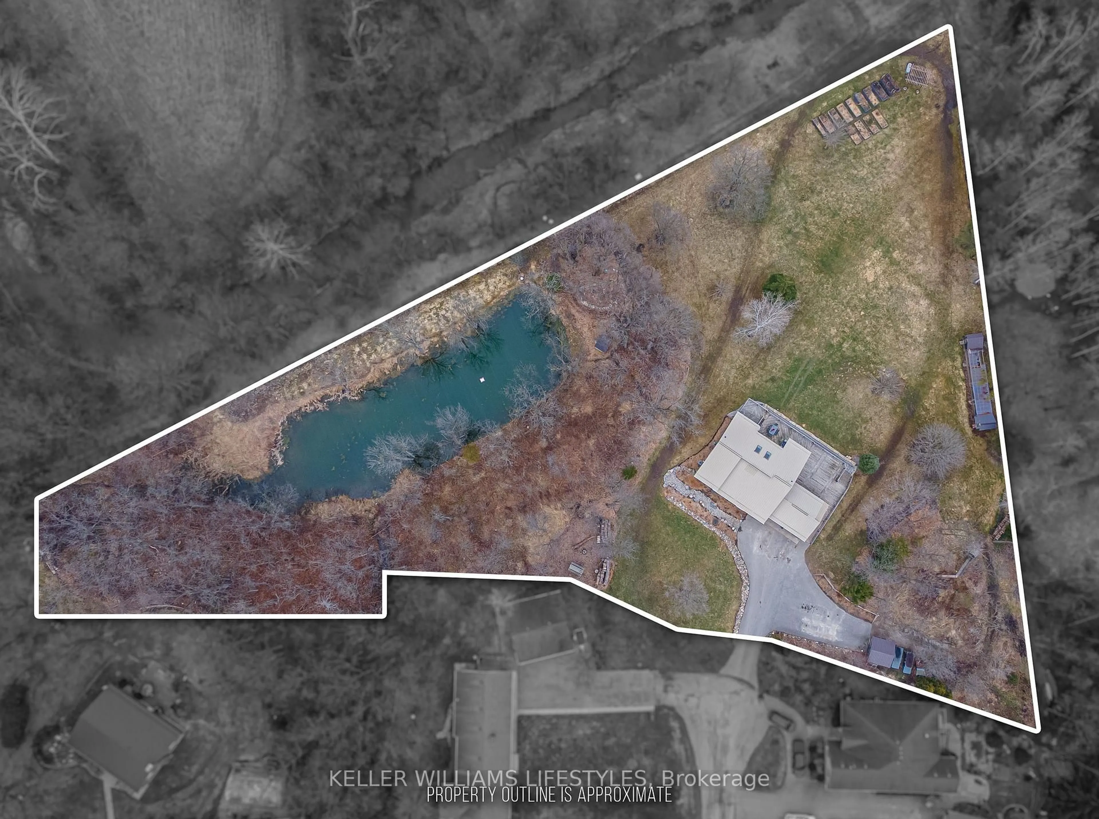 A pic from outside/outdoor area/front of a property/back of a property/a pic from drone, water/lake/river/ocean view for 4 Alma St, North Middlesex Ontario N0M 1A0