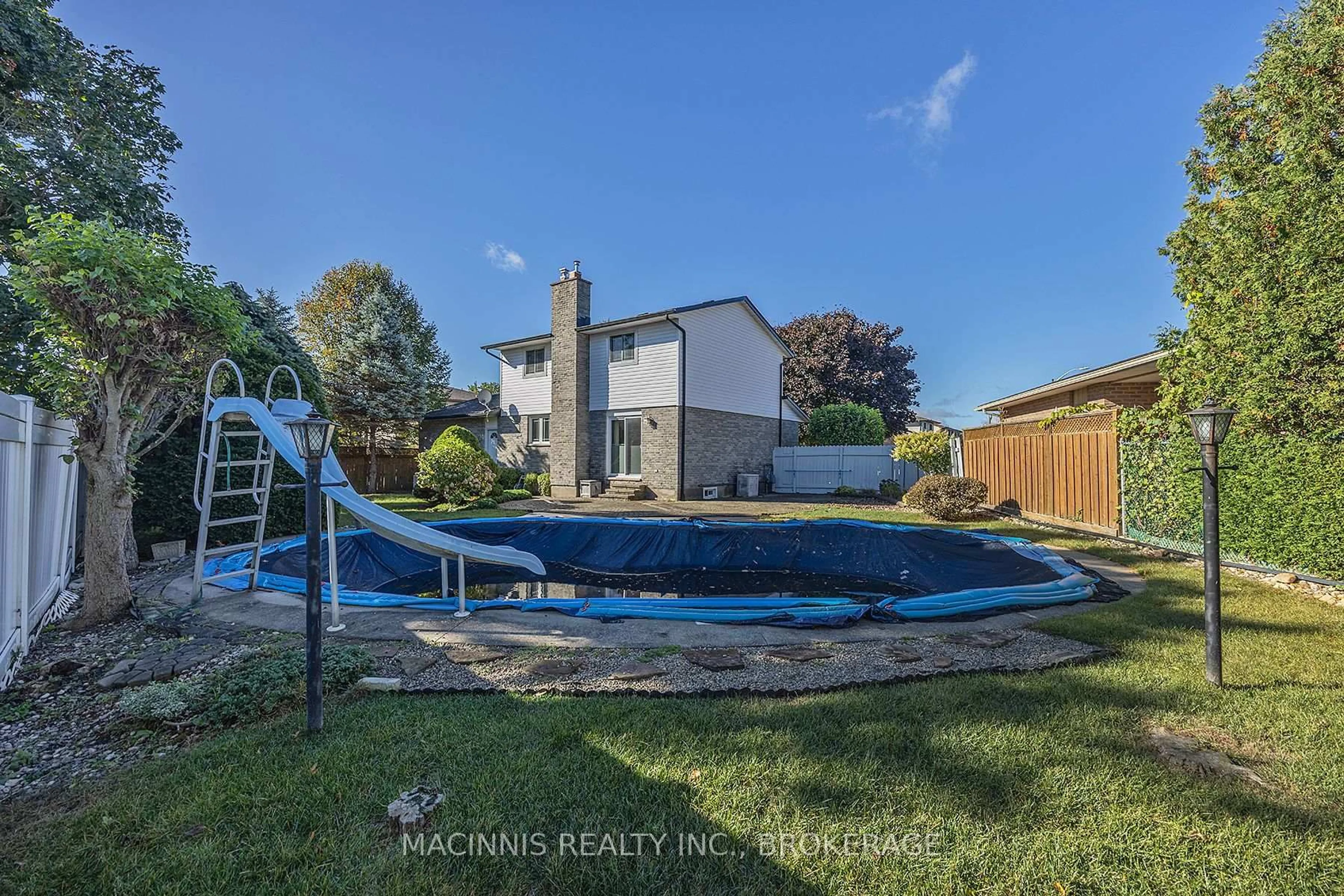 Pool for 86 Windfield Cres, Kingston Ontario K7K 6G4