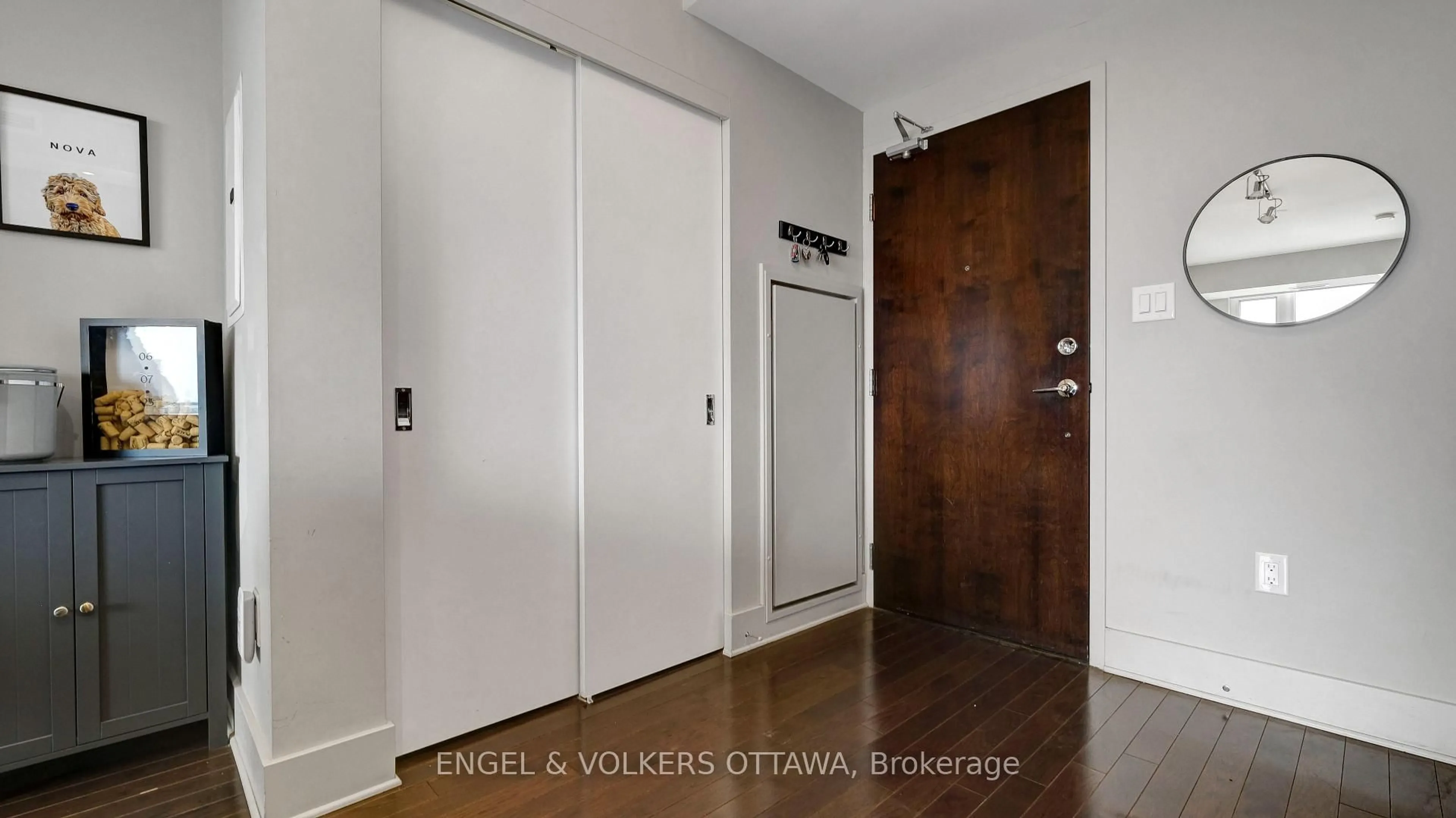 Indoor entryway for 101 Richmond Rd #509, Ottawa Ontario K1Z 0A6