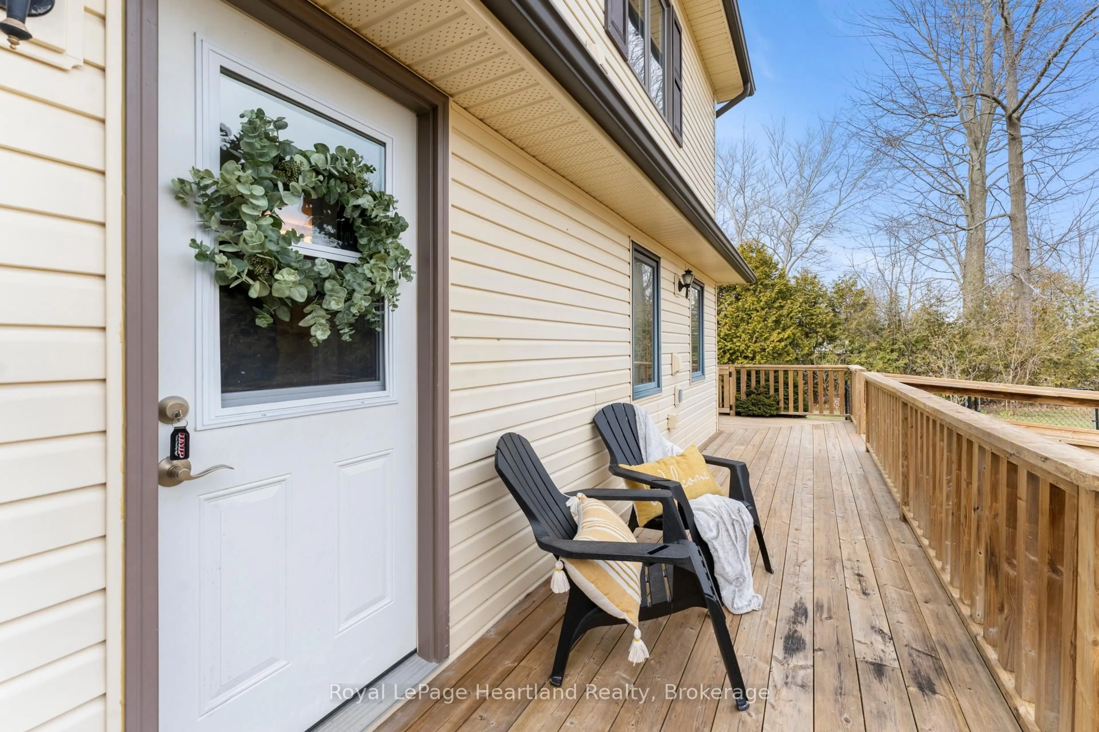 Patio, unknown for 75587 Elliot St, Bluewater Ontario N0M 1G0