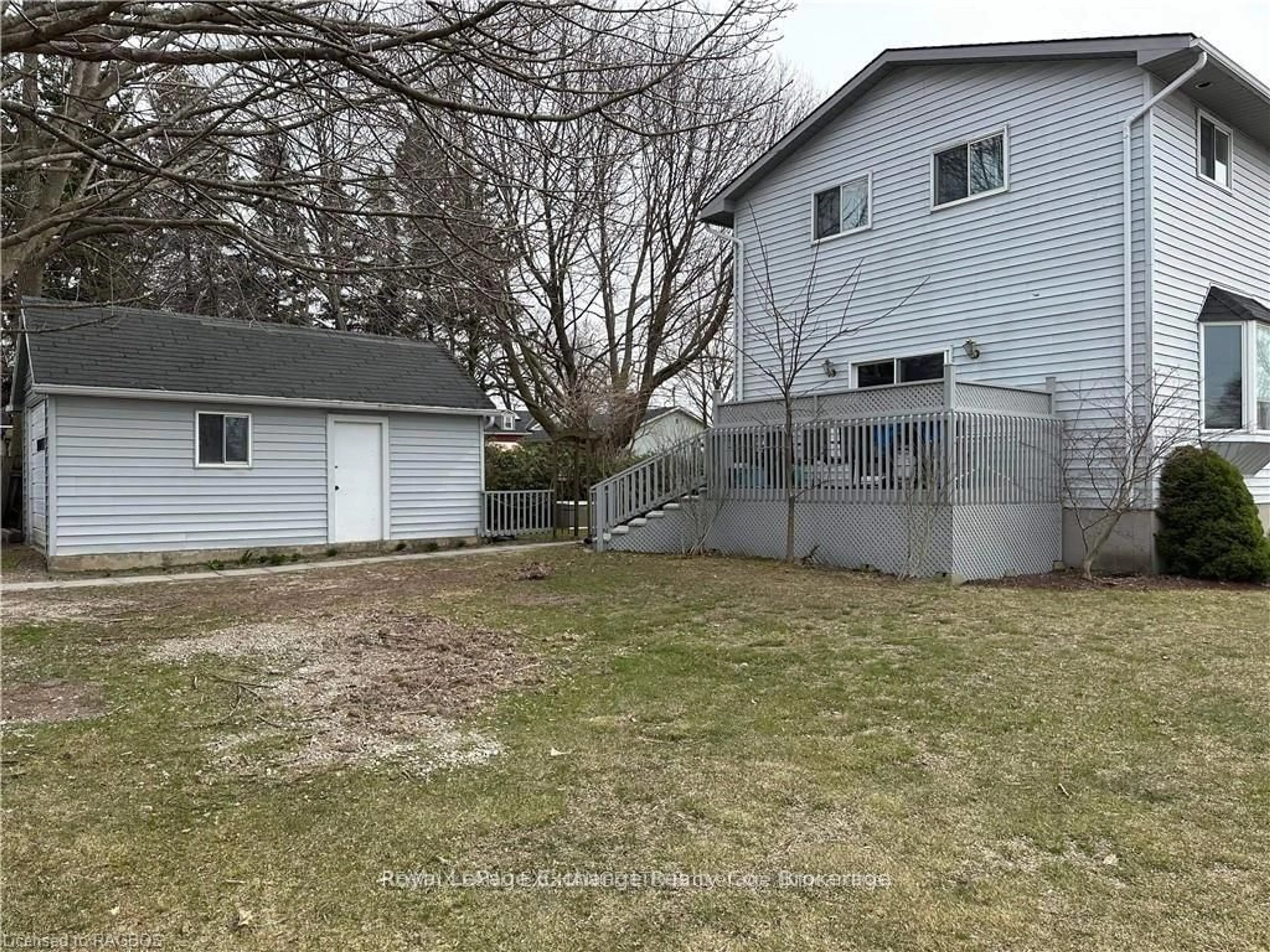 A pic from outside/outdoor area/front of a property/back of a property/a pic from drone, street for 247 Broadway St, Kincardine Ontario N2Z 2X9