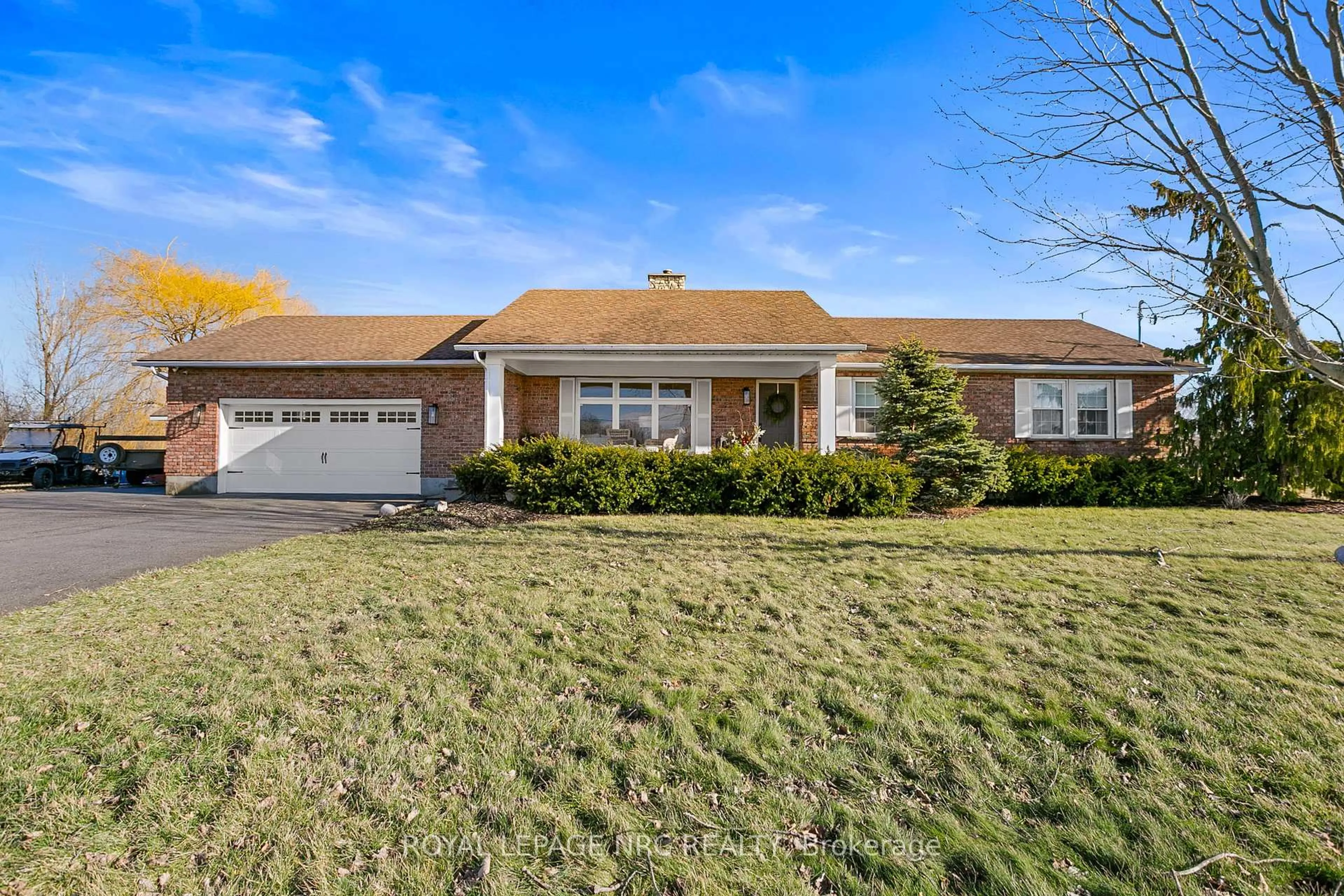 Home with vinyl exterior material, street for 1196 House Rd, Fort Erie Ontario L0S 1N0