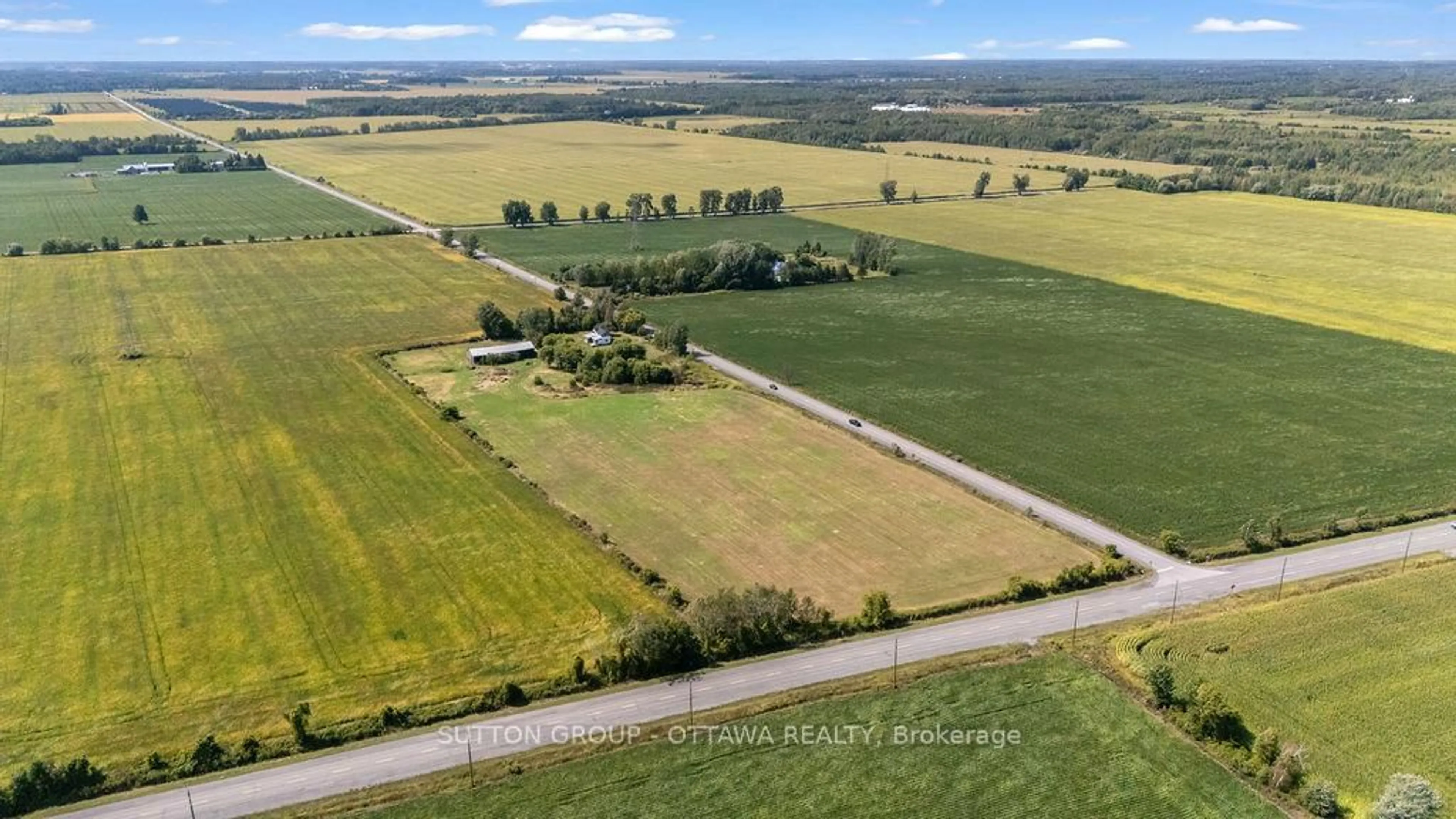 A pic from outside/outdoor area/front of a property/back of a property/a pic from drone, water/lake/river/ocean view for 9420 Parkway Rd, Ottawa Ontario K0A 1V0