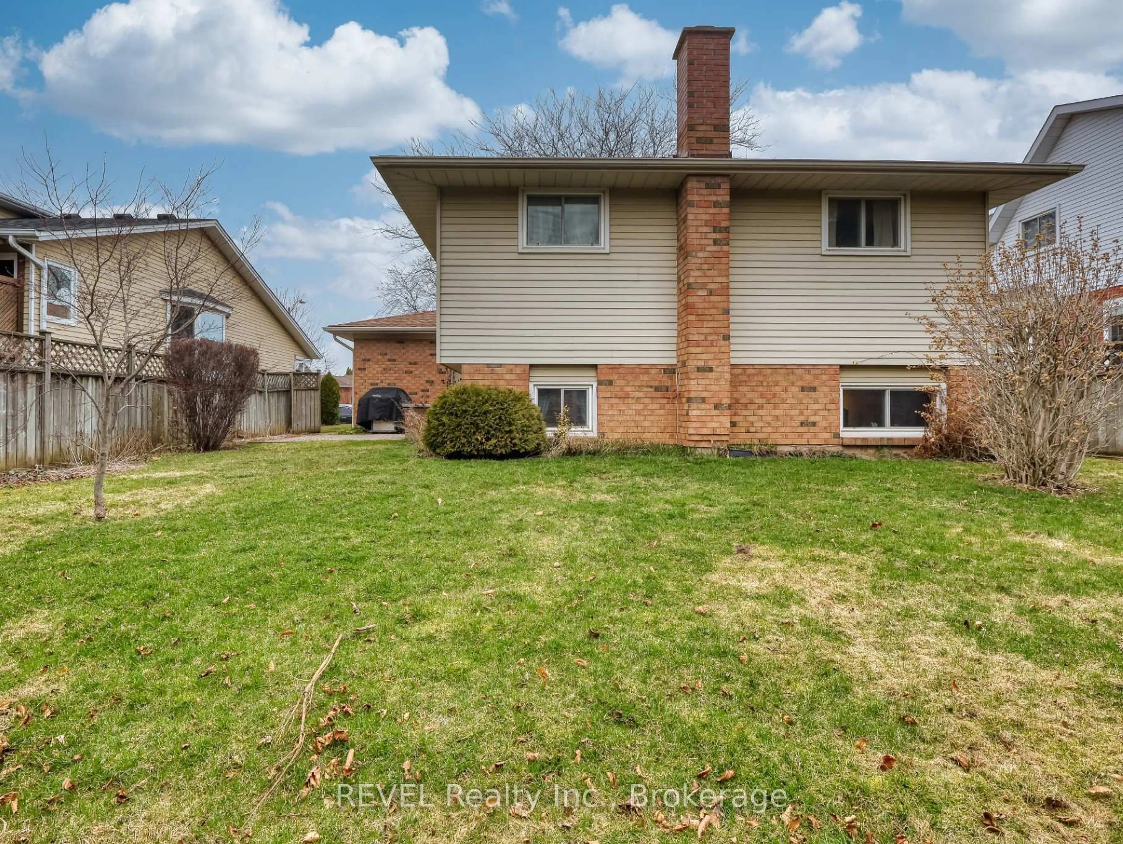 Unknown for 31 Cole Farm Blvd, St. Catharines Ontario L2N 7E2