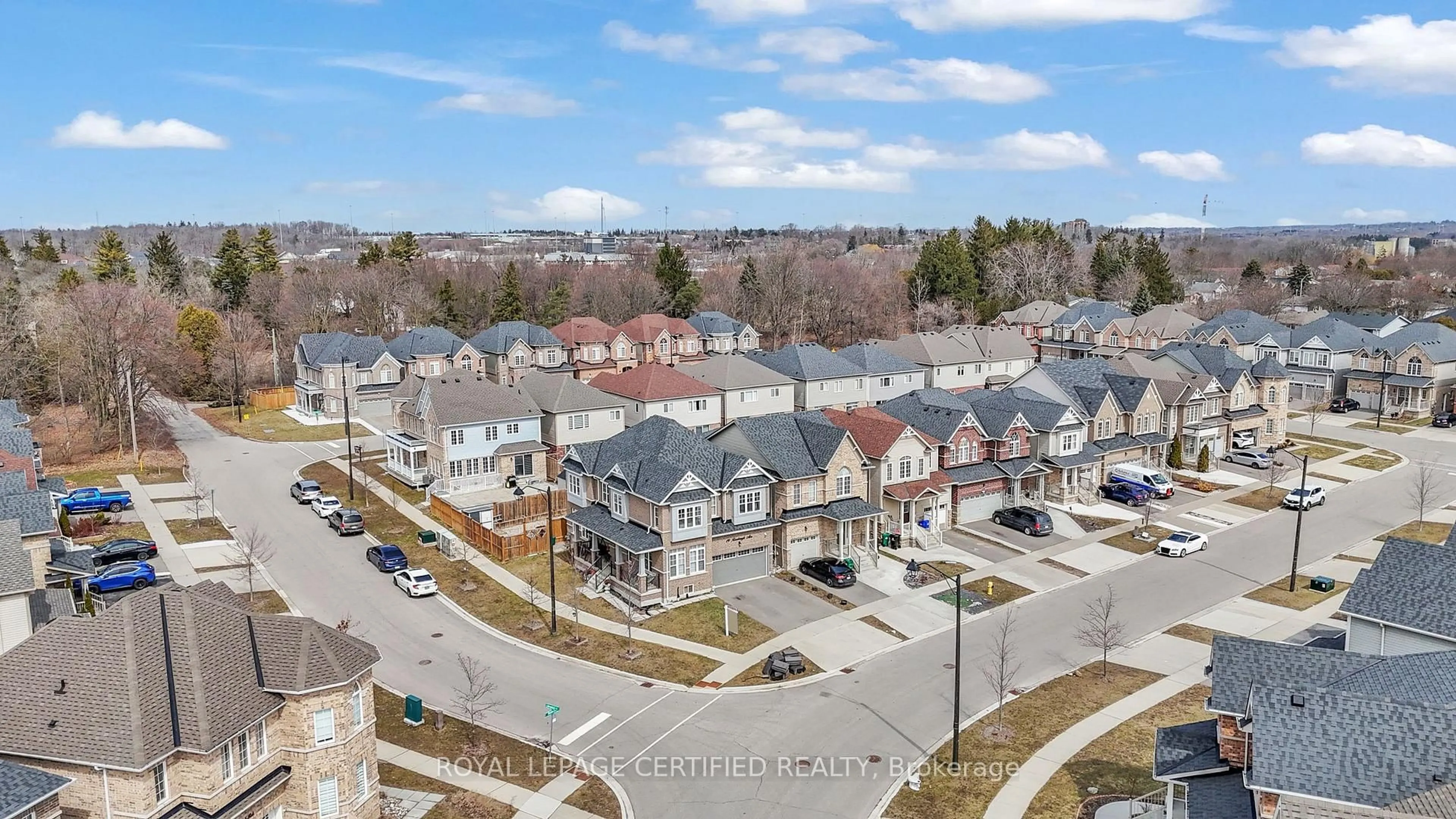 A pic from outside/outdoor area/front of a property/back of a property/a pic from drone, street for 19 Rosebrugh Ave, Cambridge Ontario N3H 5L5